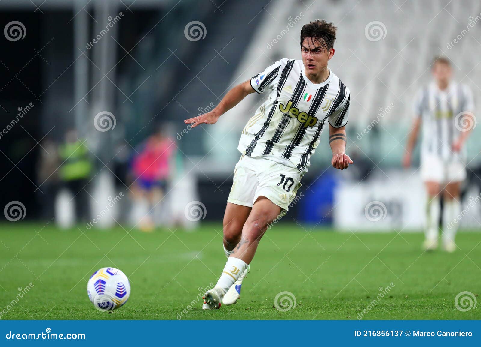 Serie b official ball hi-res stock photography and images - Alamy
