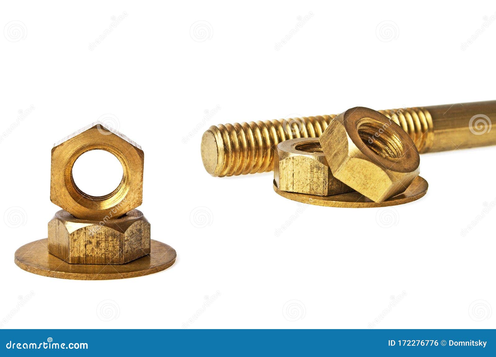 Tornillo Y Tuercas De Rosca Aisladas Sobre Fondo Blanco Foto de archivo