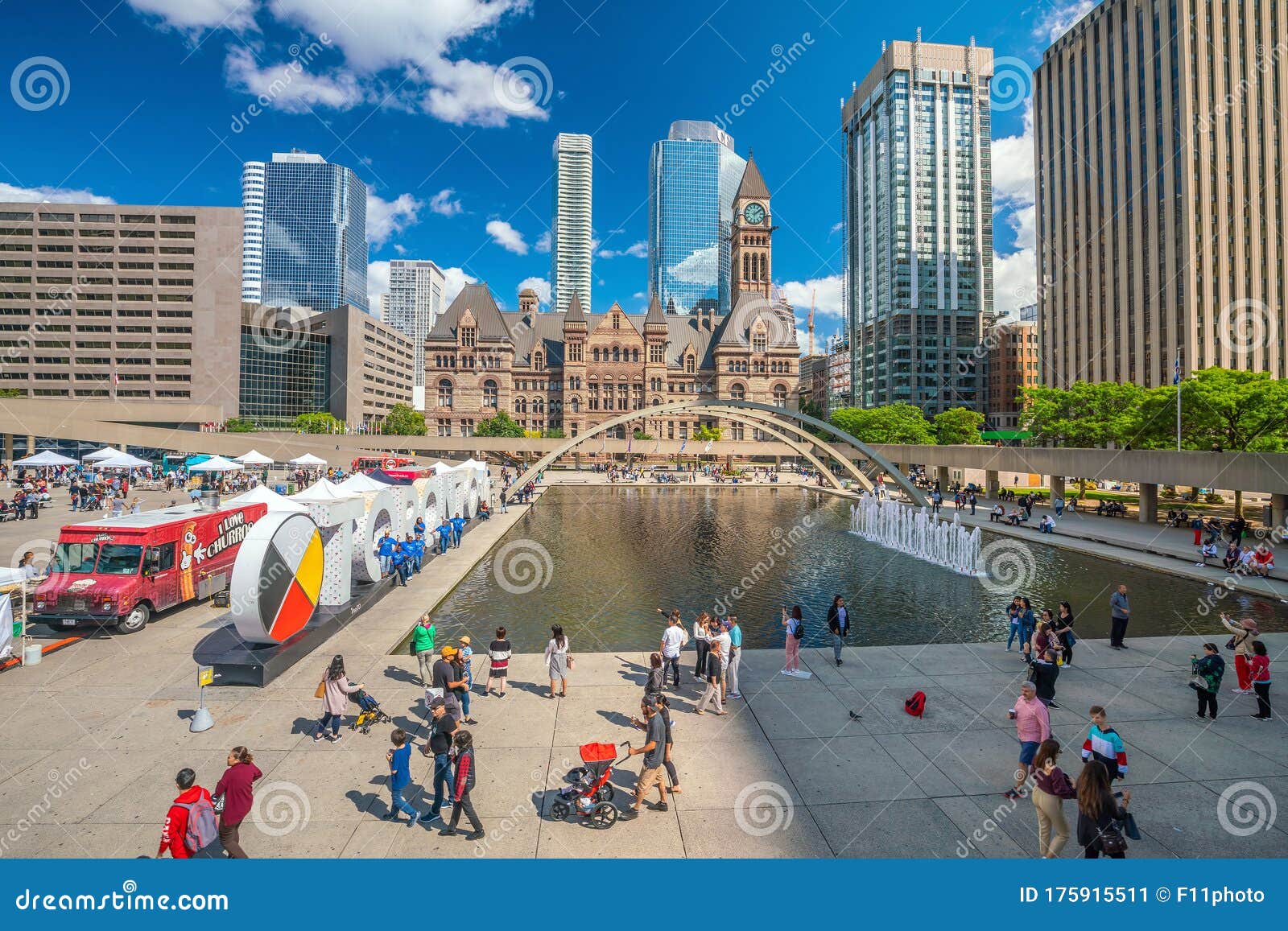 Toronto City Hall And Nathan Phillips Square Editorial Photo Image Of Toronto City Hall And Nathan Phillips Square Editorial Photo Image Of