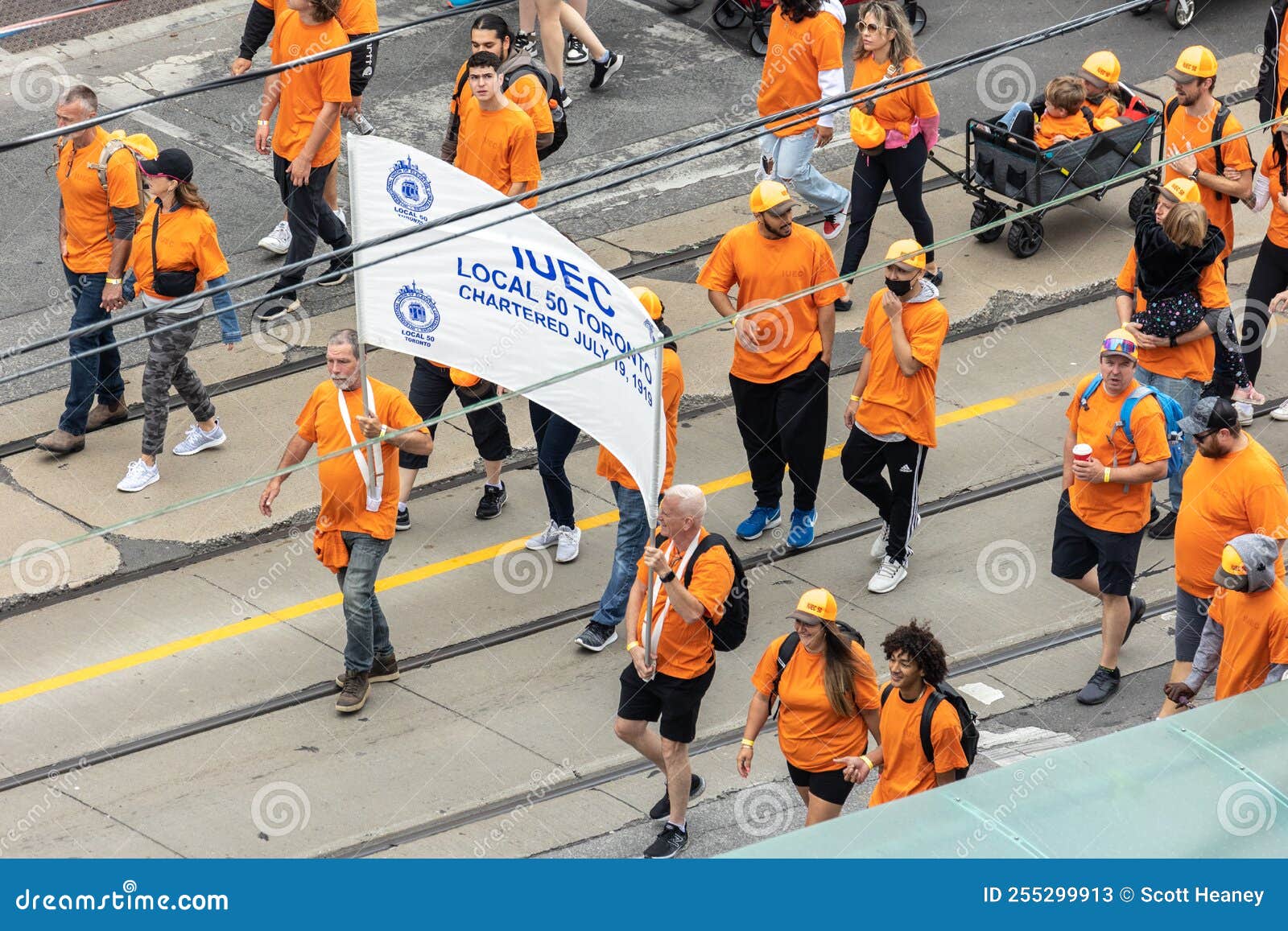 iuec-local-50-international-union-of-elevator-constructors-marching-in-the-labour-day-parade