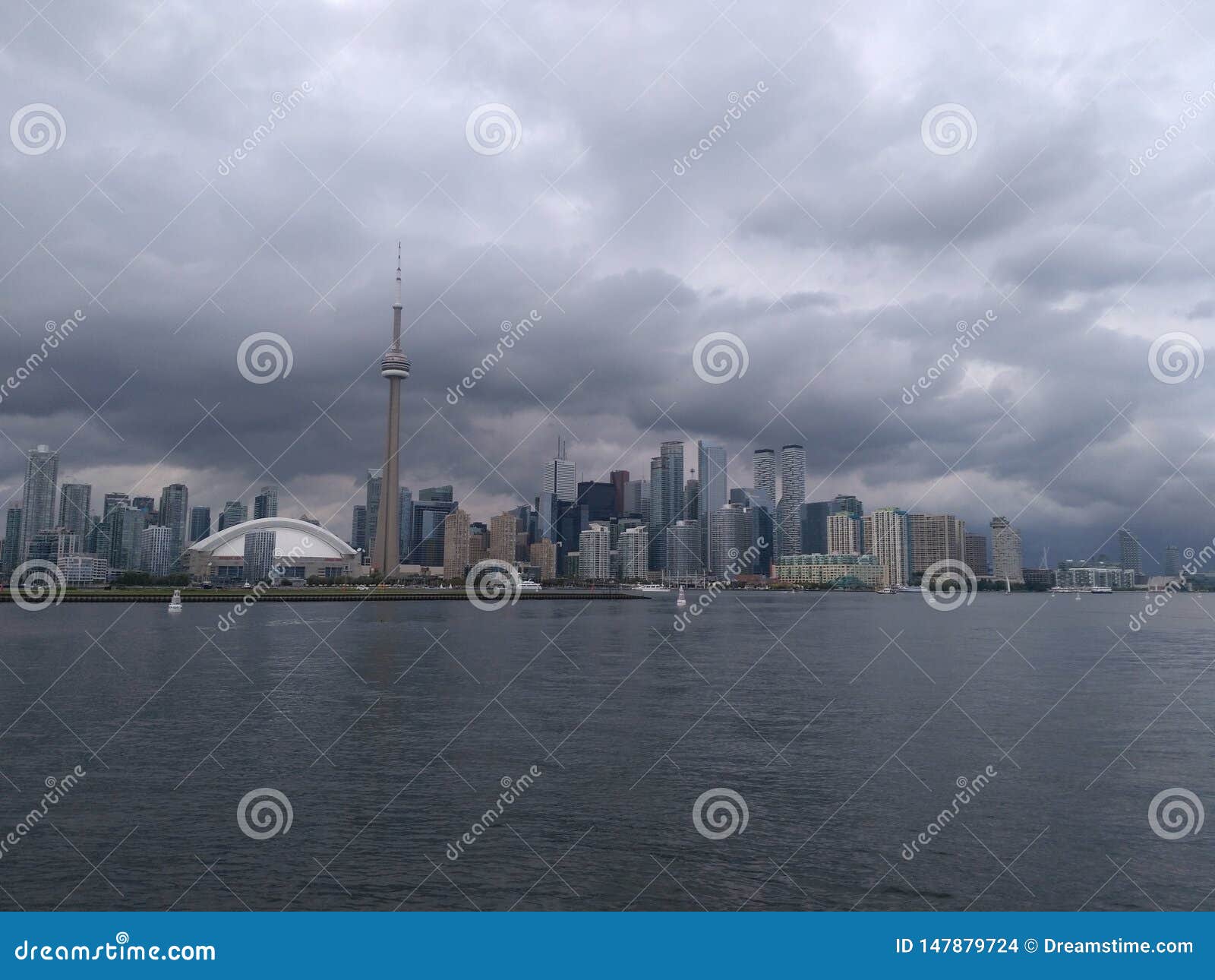 Toronto Under The Cloudy Sky Editorial Stock Image Image Of Nice