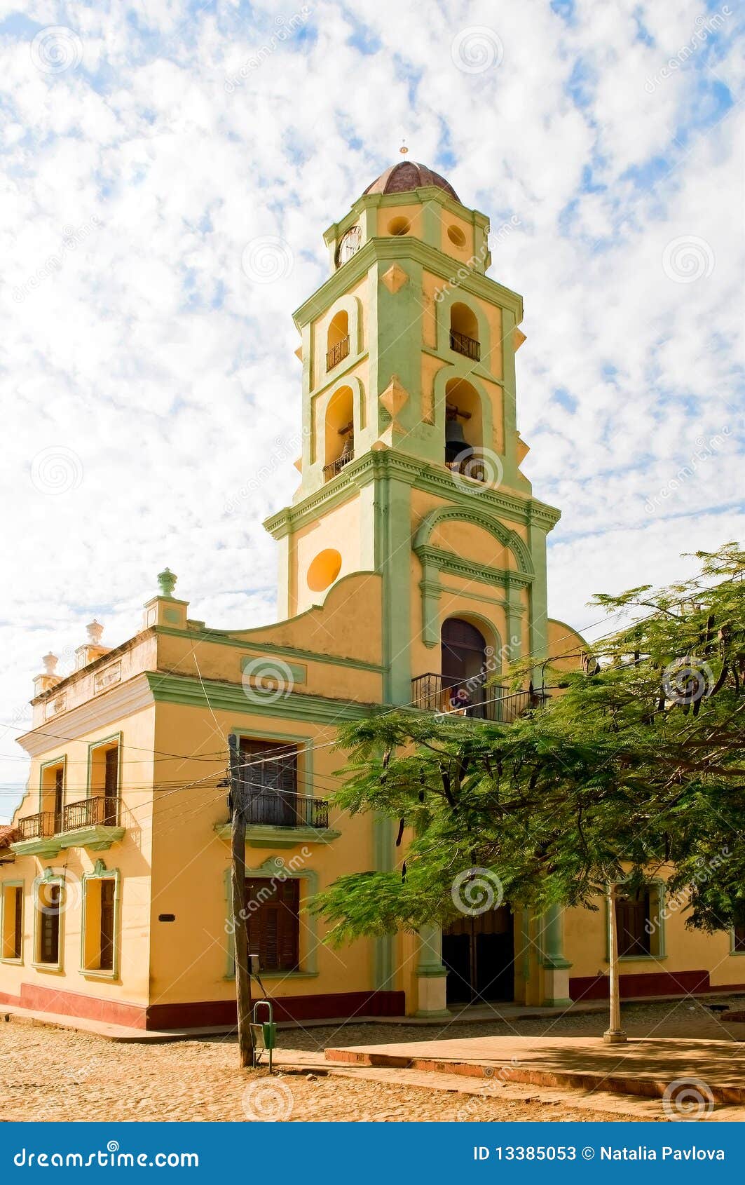 Torre de Bell imagen de archivo. Imagen de arte, iglesia 13385053