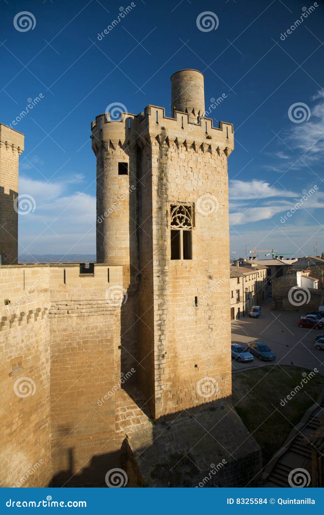 Torre de olite do castelo. Castelo público da vila de olite no navarra spain