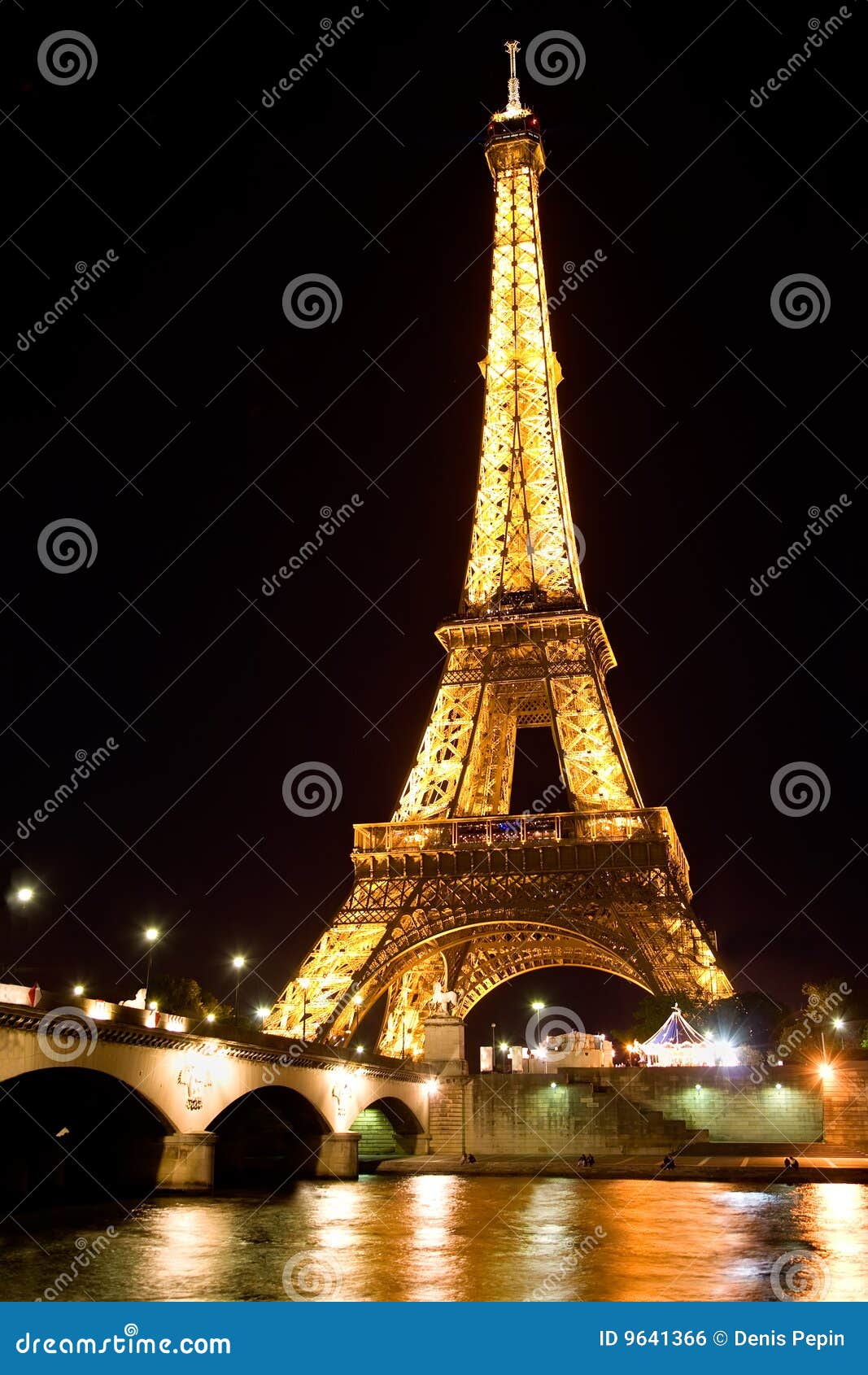 Torre Eiffel Illuminata Alla Notte Fotografia Editoriale Immagine Di Architettura Visualizzazione