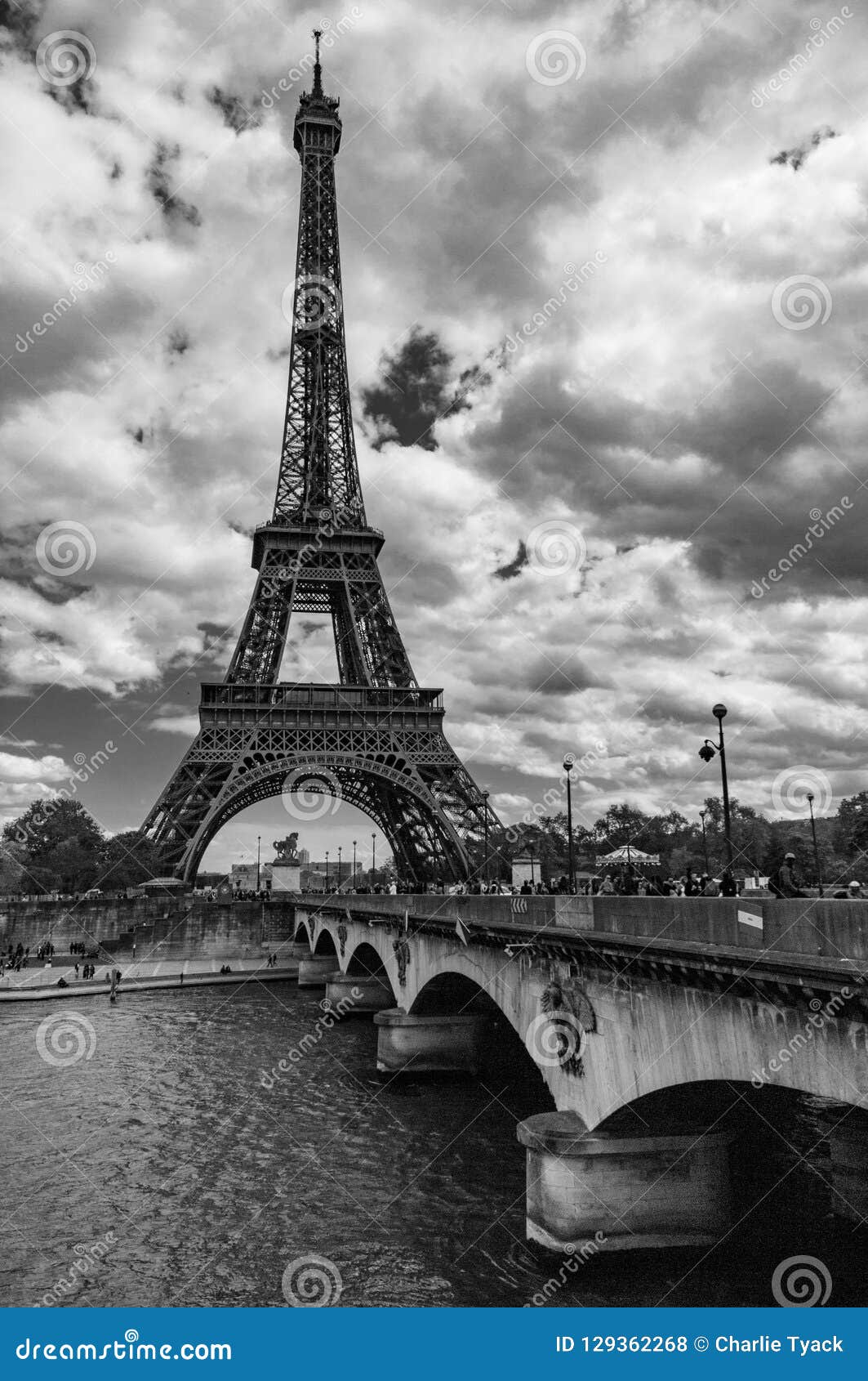 Torre Eiffel Pont D Jena In Bianco E Nero Grandangolare Fotografia Stock Editoriale Immagine Di Distretto Eiffel