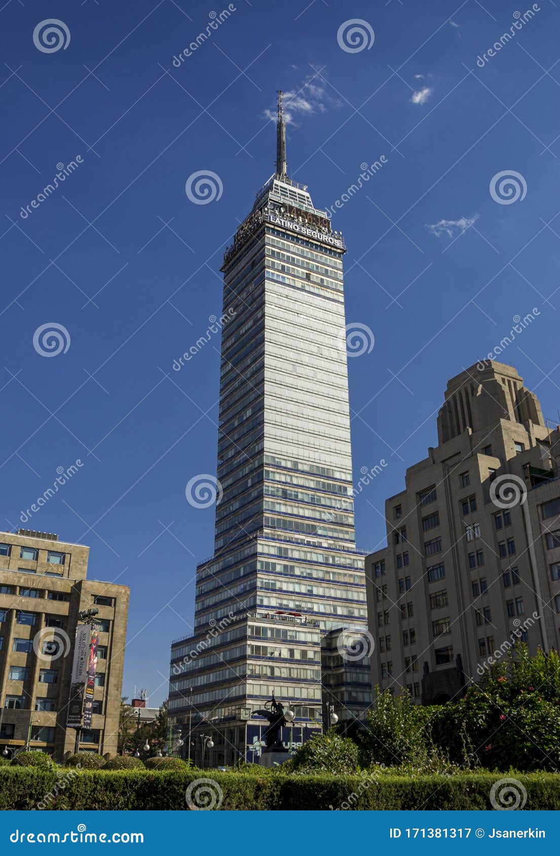 torre latinoamericano or the latin american tower in mexico city