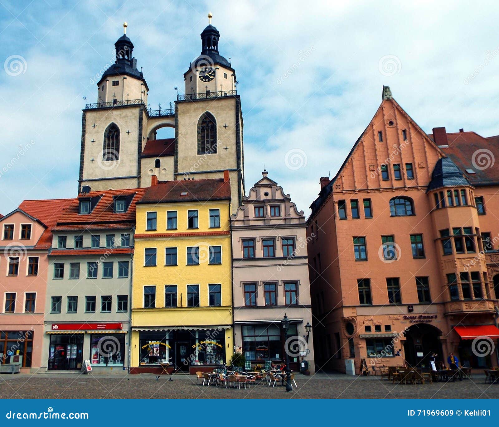 Torres Da Igreja De St Mary, Wittenberg, Alemanha 04 12 2016 Imagem de