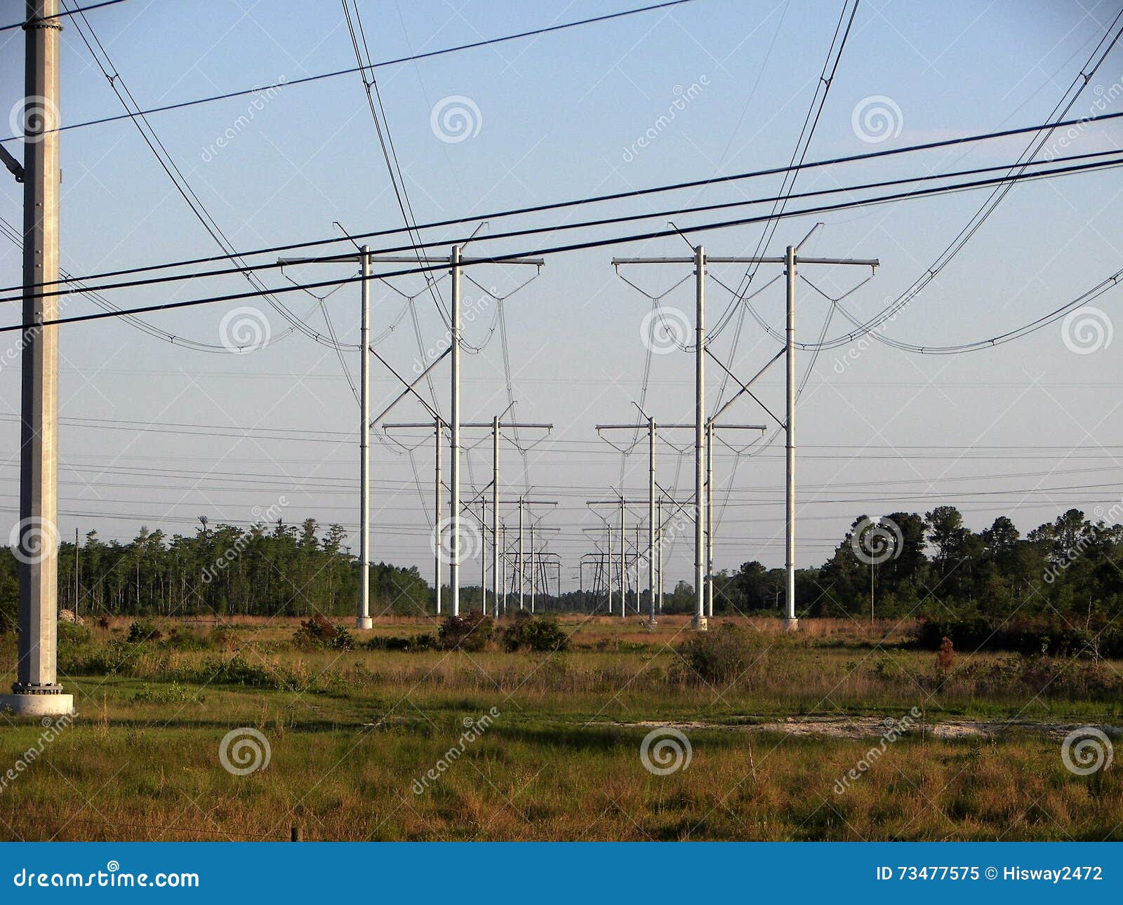 Torres Eléctricas De La Línea Eléctrica De La Transmisión Imagen de ...