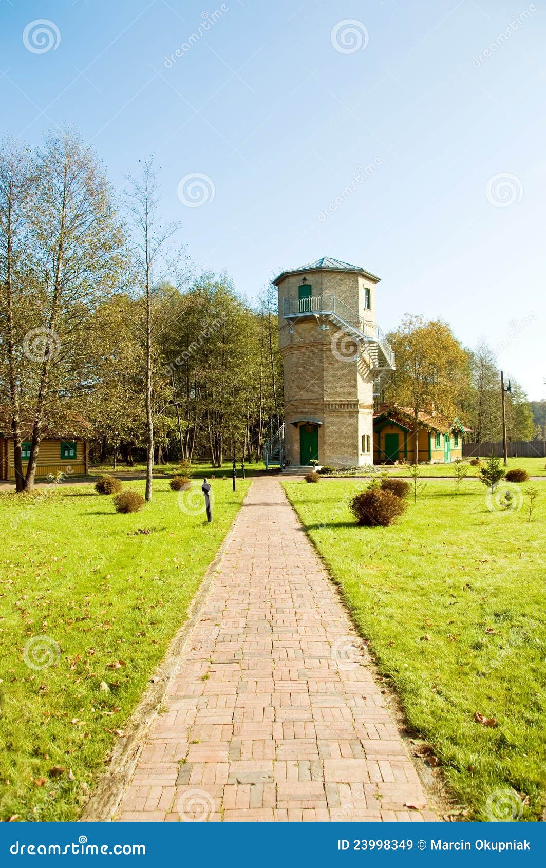 Torretta dell'hotel immagine stock. Immagine di europa - 23998349