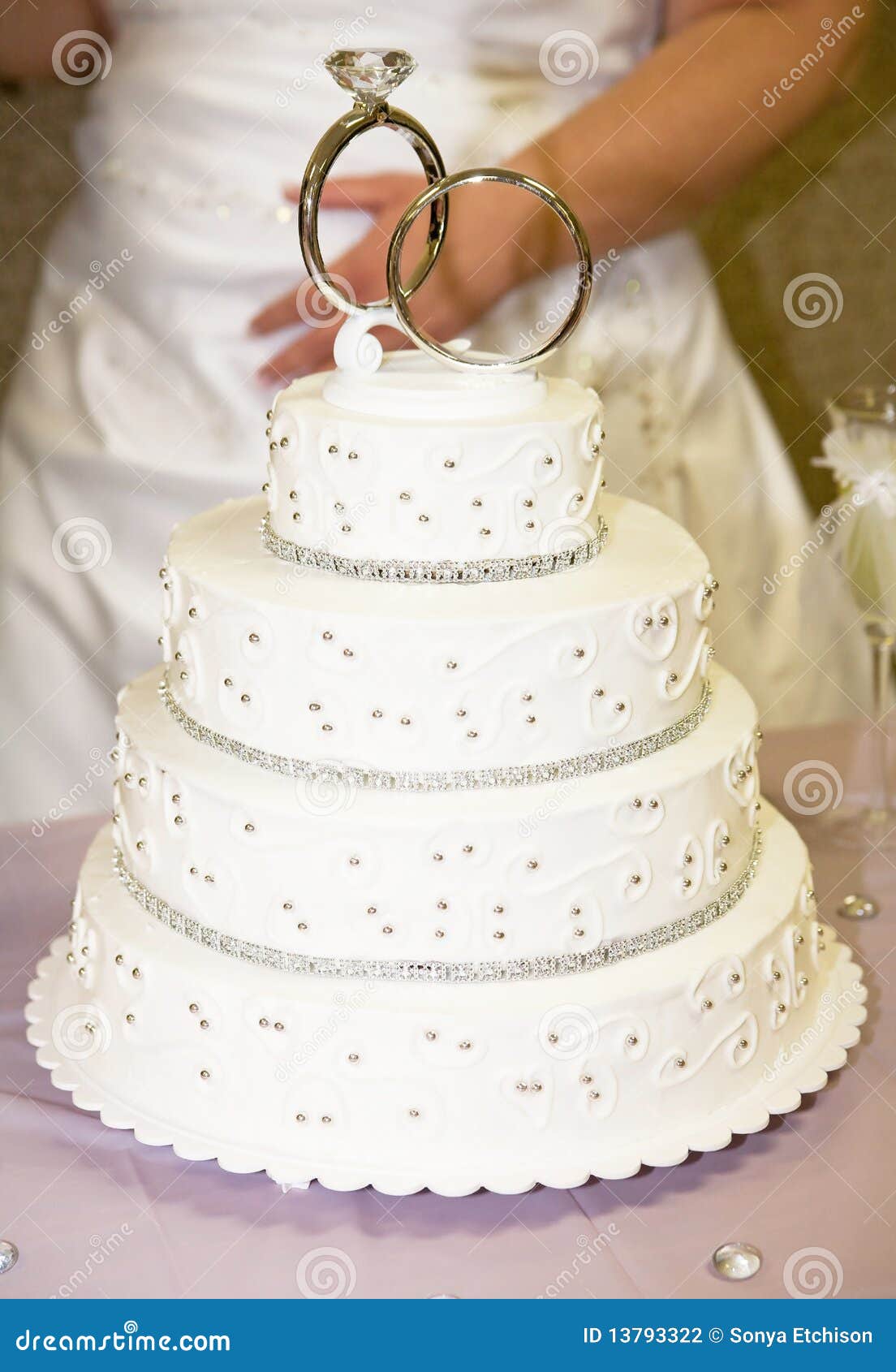 Torta de boda foto de archivo. Imagen de celebre, anillos - 13793322