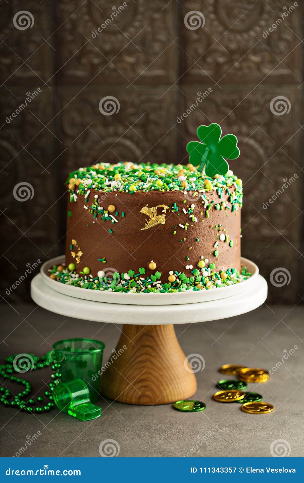 Torta De Chocolate Del Día Del St Patricks Imagen de archivo - Imagen de  trébol, chocolate: 111343357, image size:1067x1690
