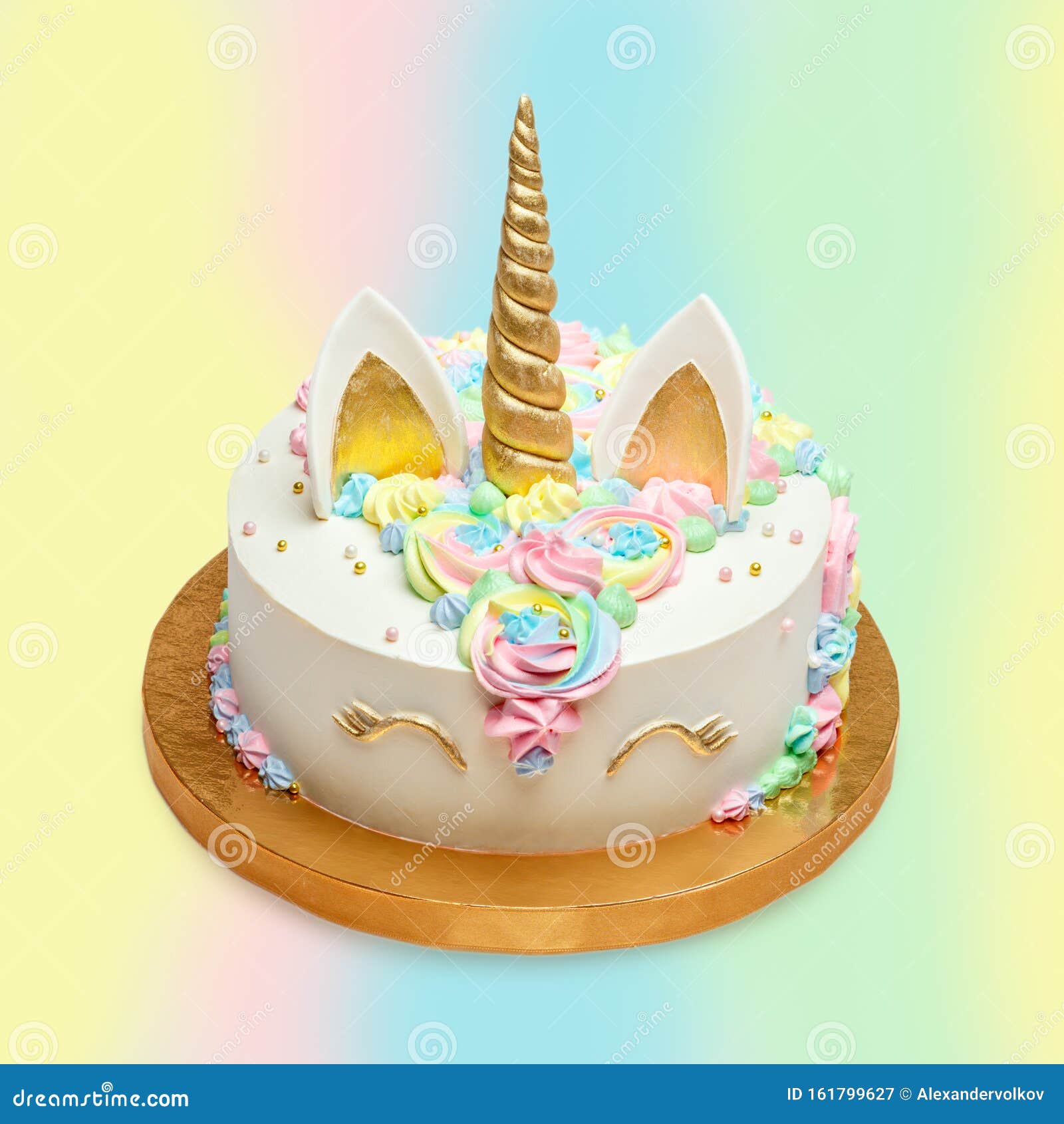 Torta Divertida Para Los Niños Que Se Presentan Como Unicornio Imagen de  archivo - Imagen de icing, casero: 161799627