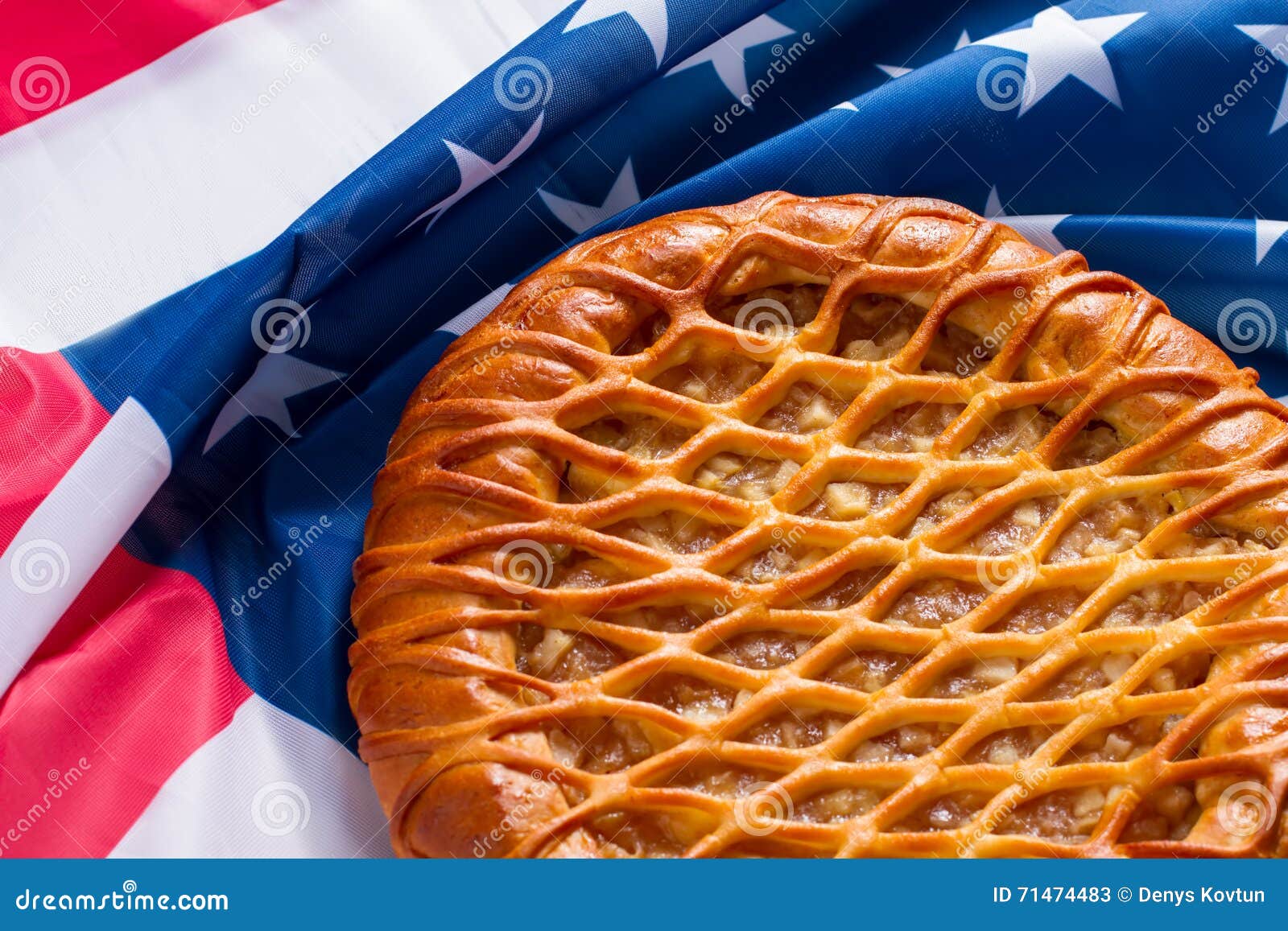 Torte Die Auf Amerikanische Flagge Legt Stockbild Bild Von Flagge Amerikanische