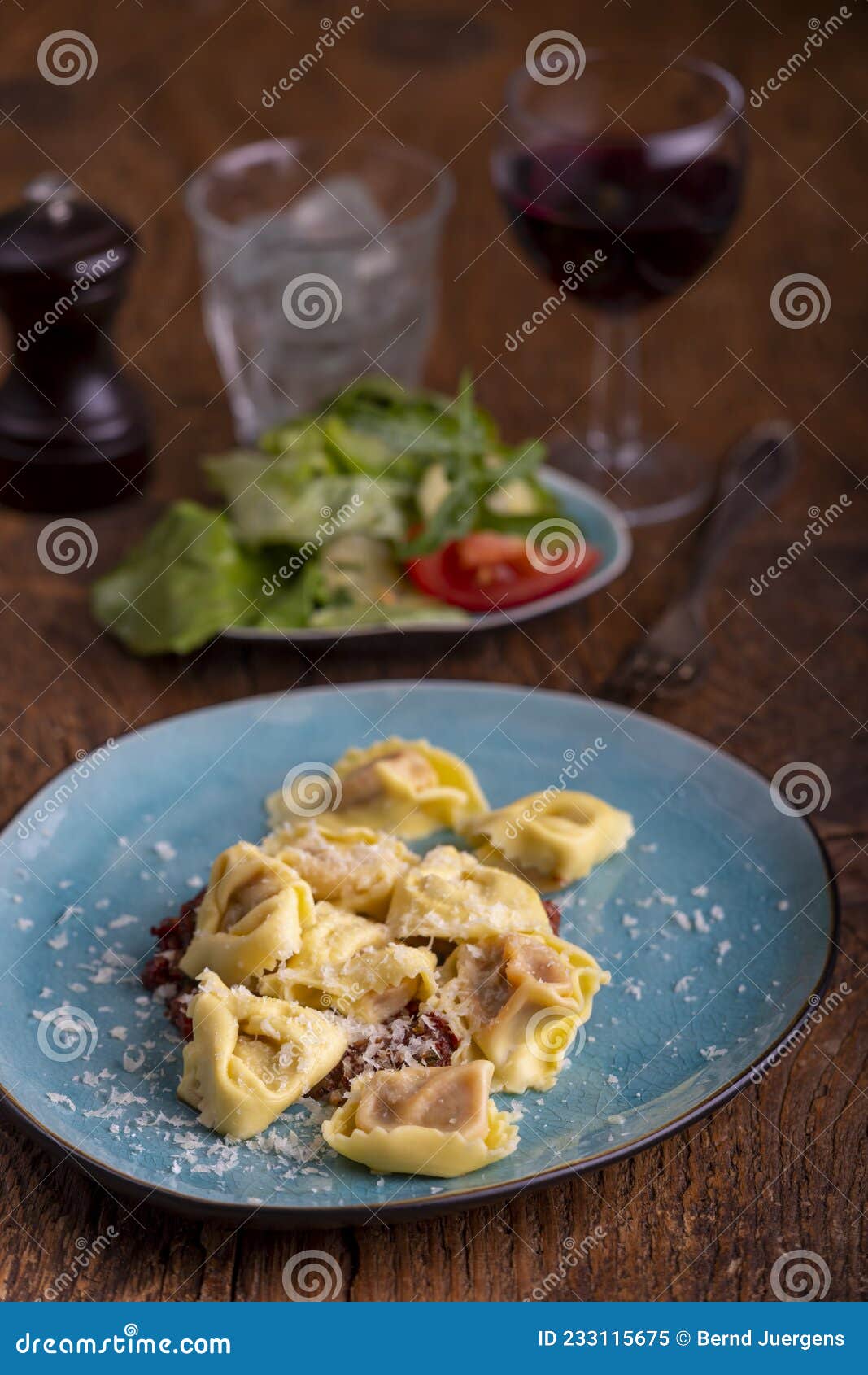 Tortellini with olive oil stock image. Image of bowl 233115675
