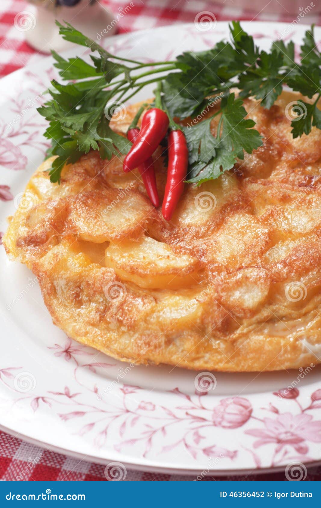 Tortilla, Spanisches Omelett Mit Eiern Und Kartoffel Stockfoto - Bild ...