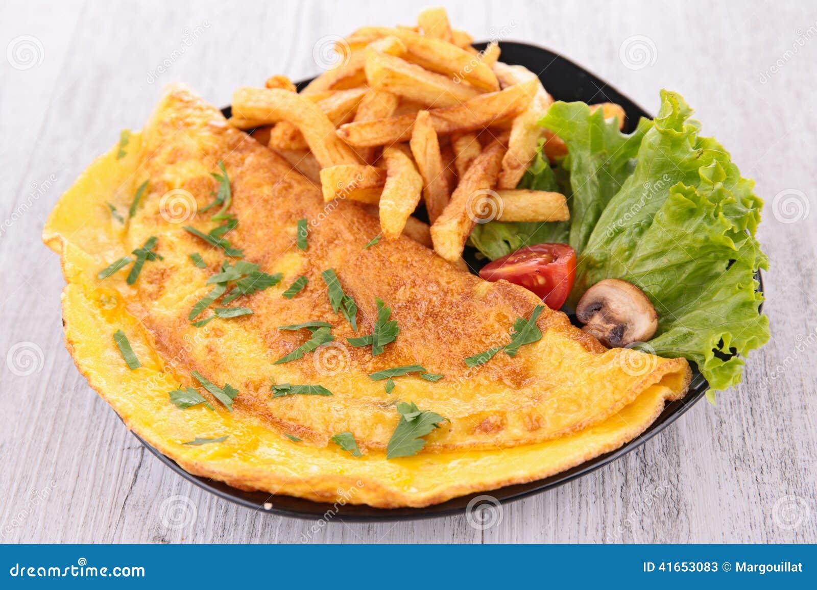 Tortilla y patatas fritas imagen de archivo. Imagen de comedor 41653083