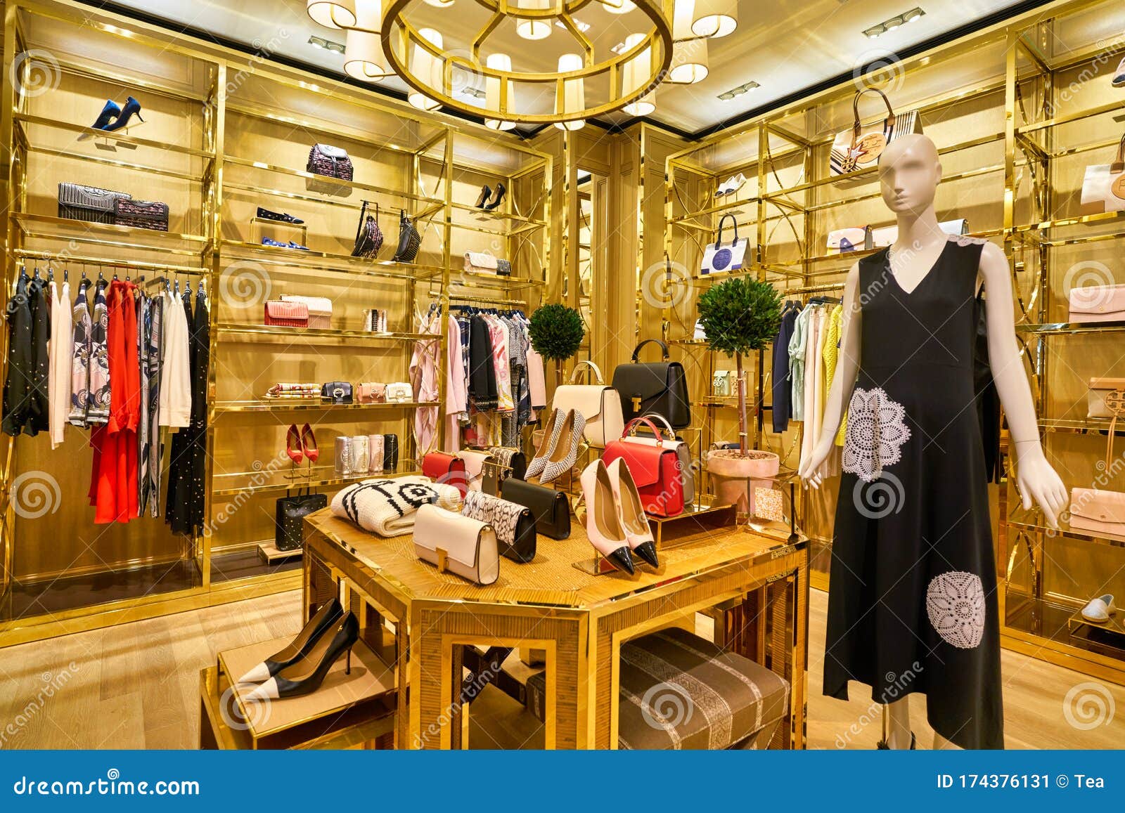 Tory Burch store editorial photo. Image of commercial - 174376131