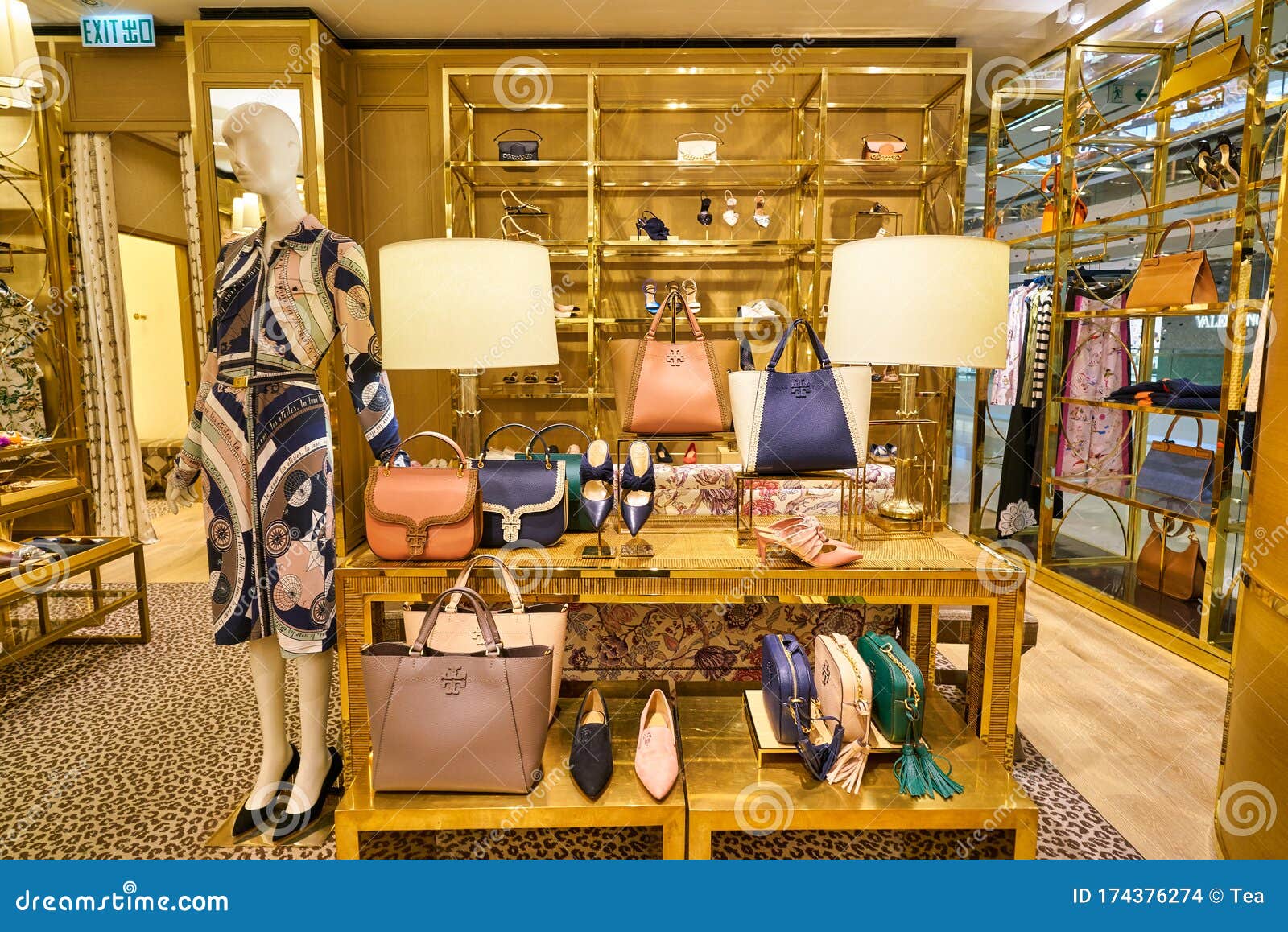 Tory Burch store editorial stock image. Image of indoor - 174376274