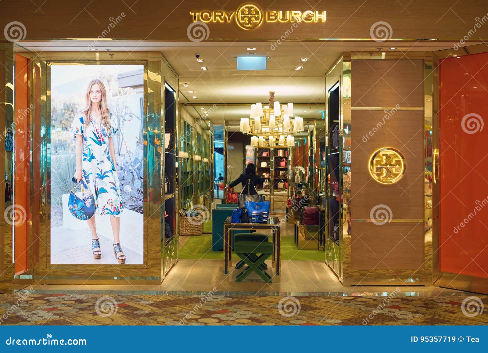 Tory Burch store editorial stock image. Image of indoor - 95357719
