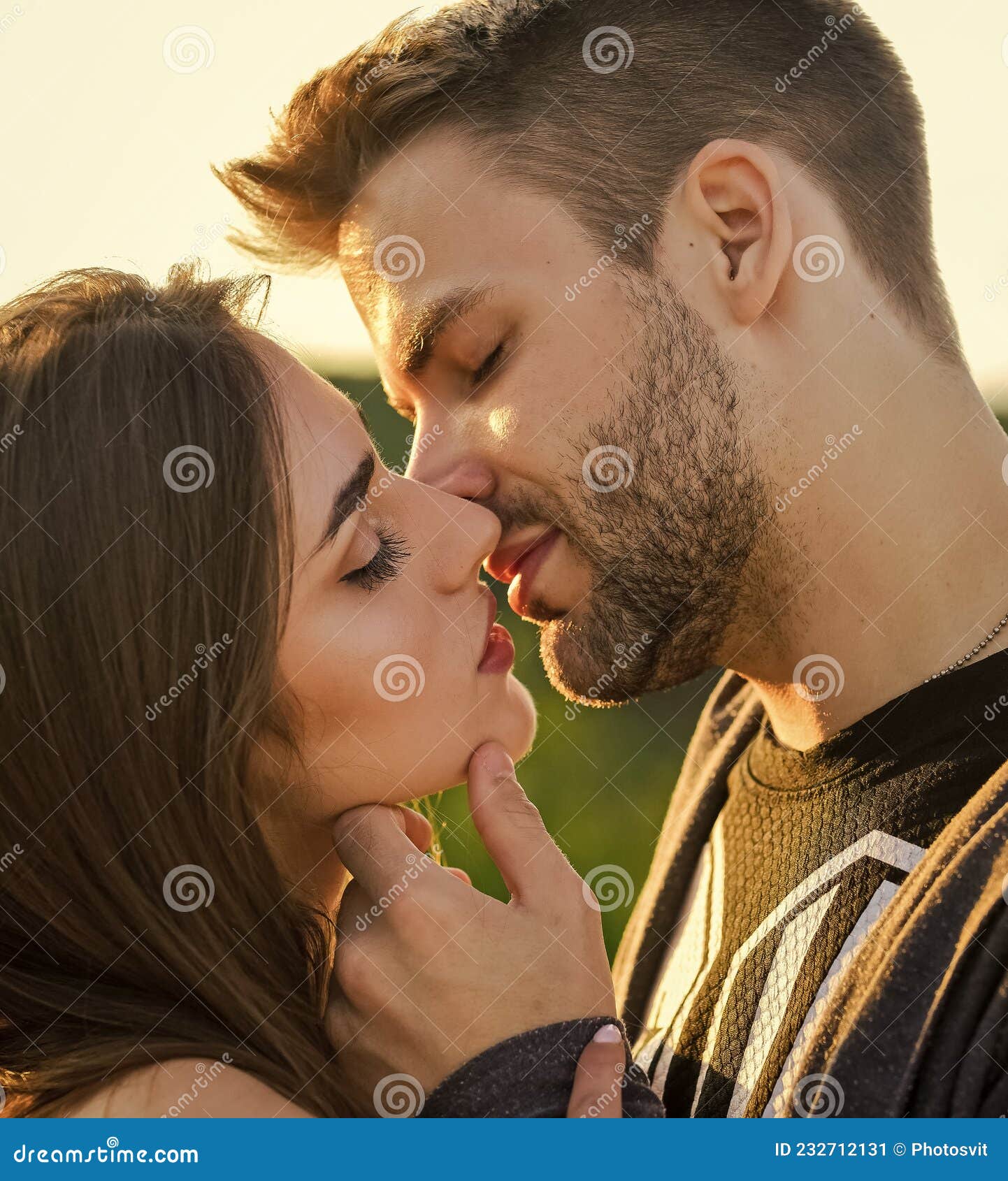 Hot Sexy Girl Kiss