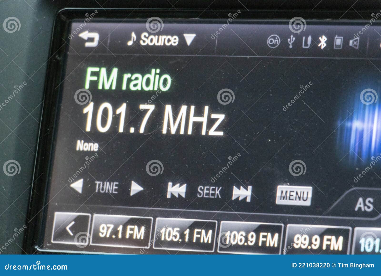 Final human resources Tahiti Touch Screen Radio Tuned To 101.7 Editorial Image - Image of reciever,  touch: 221038220