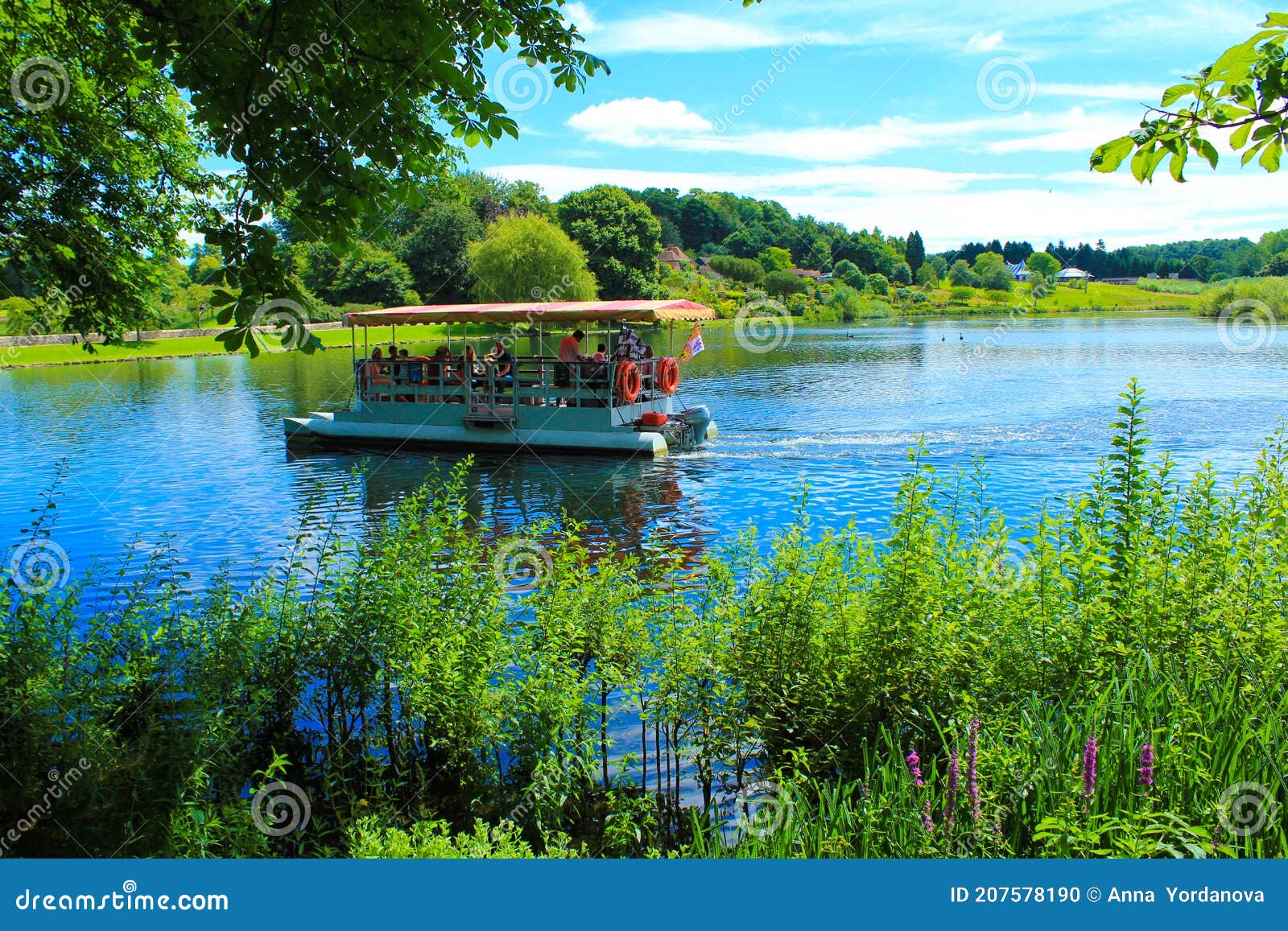 boat tour leeds