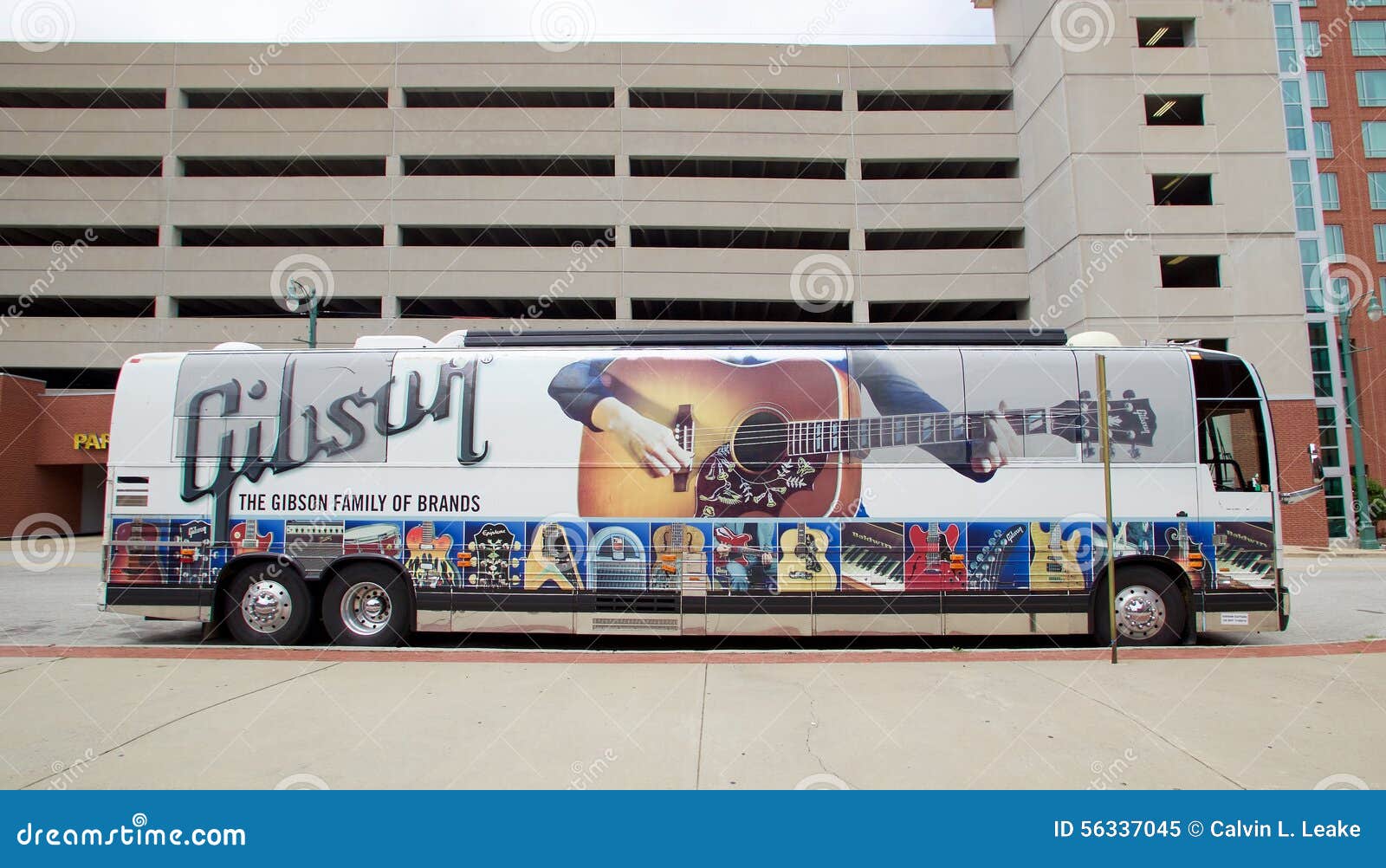 Are tours available at the Gibson Guitar Factory?