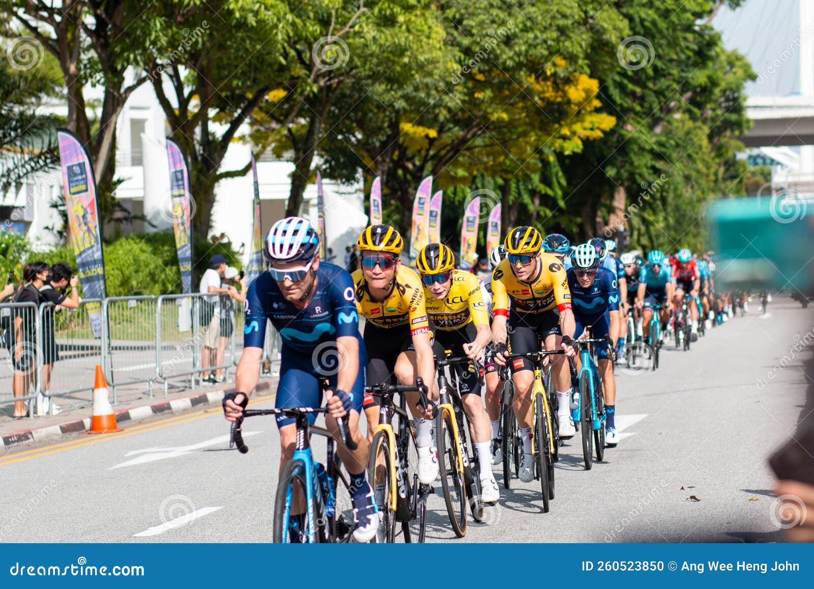 tour de france singapore time