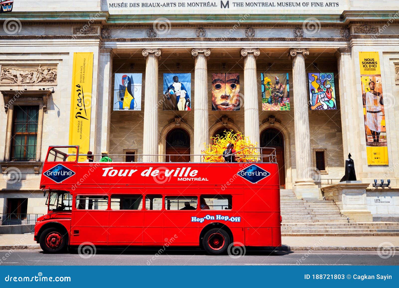 montreal tourist bus