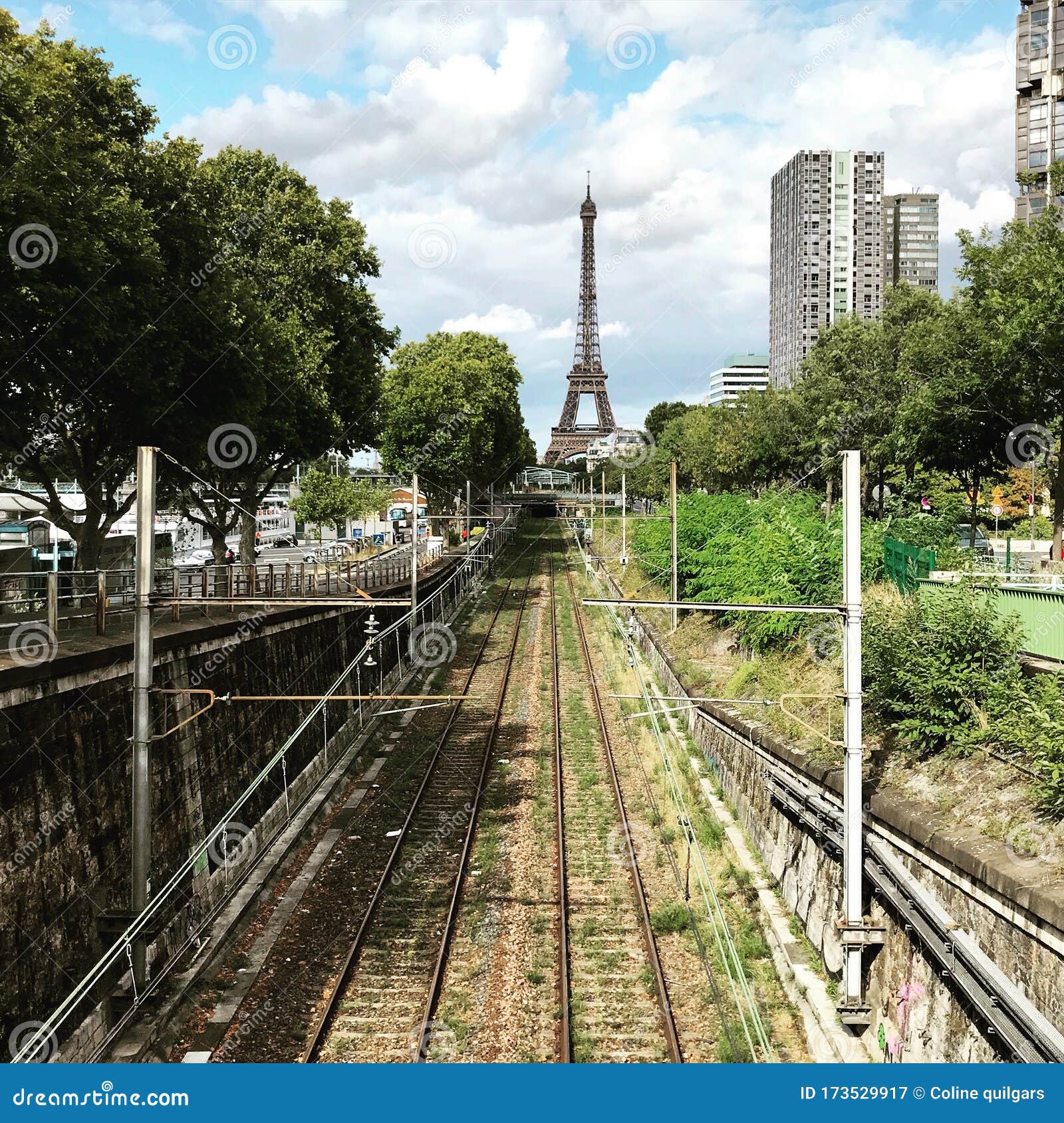 train tour eiffel