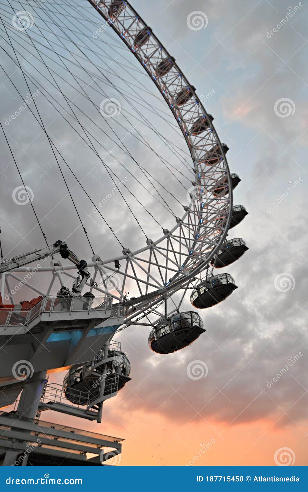 The Ferris wheel Golden Eye in London Stock Photo - Alamy