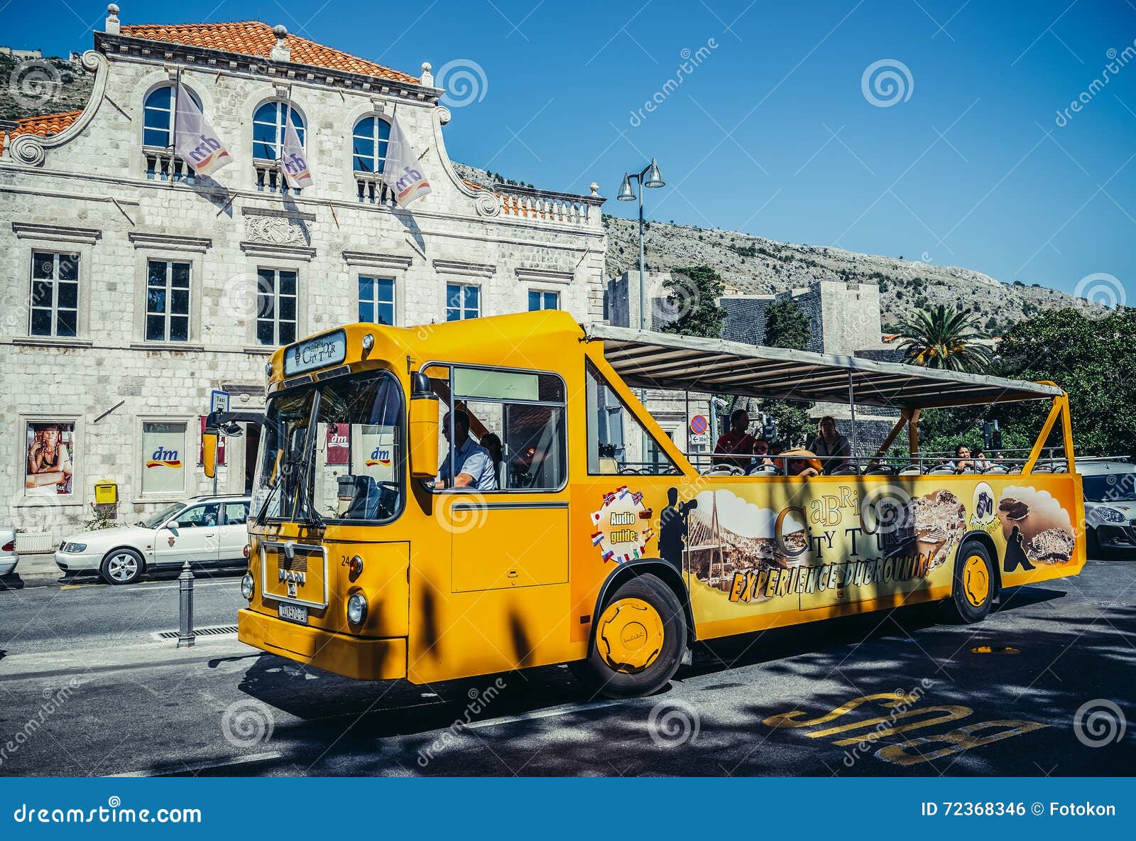dubrovnik tourist bus