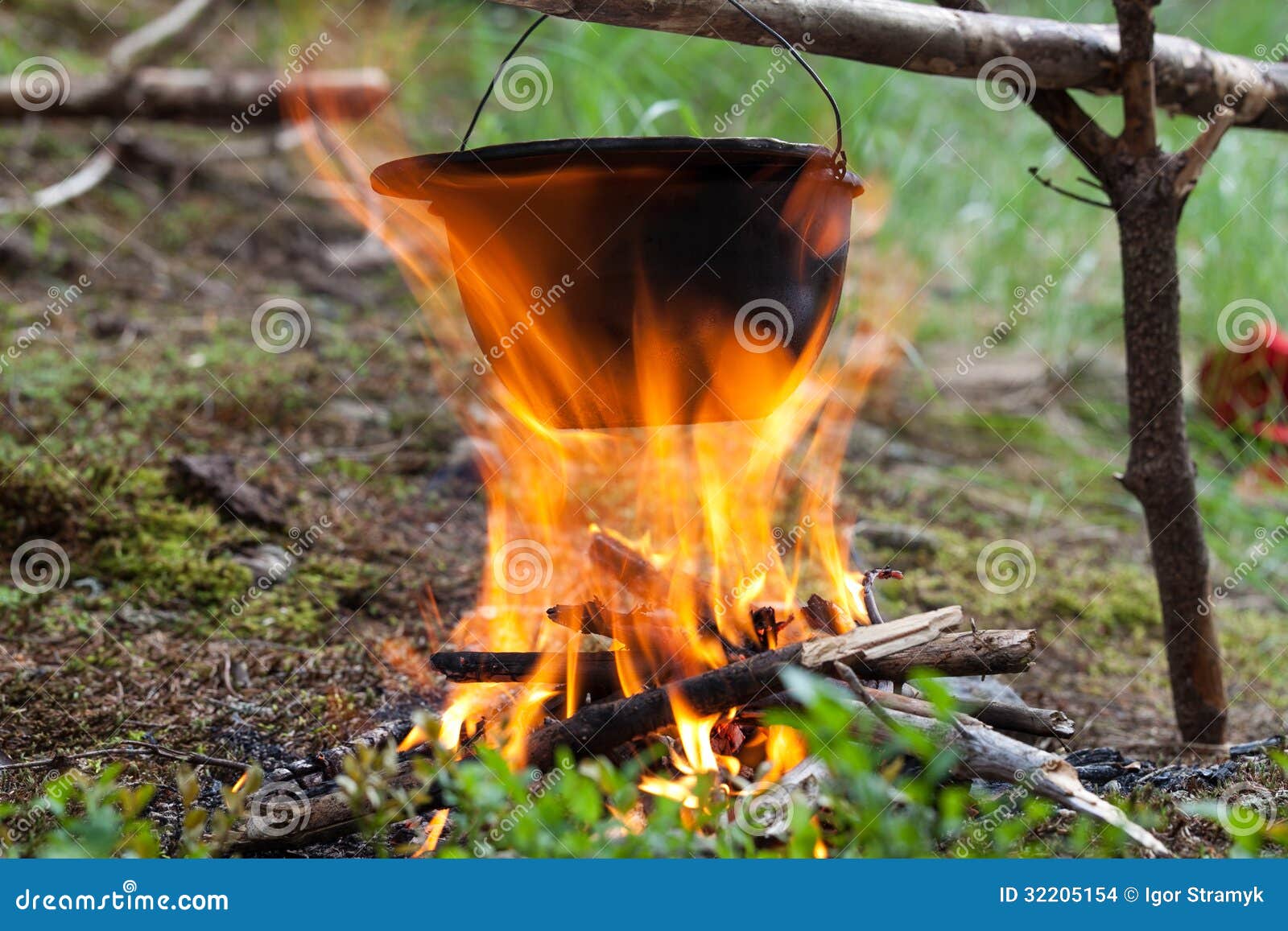 Tourist kettle on fire stock photo. Image of nature, forest 32205154