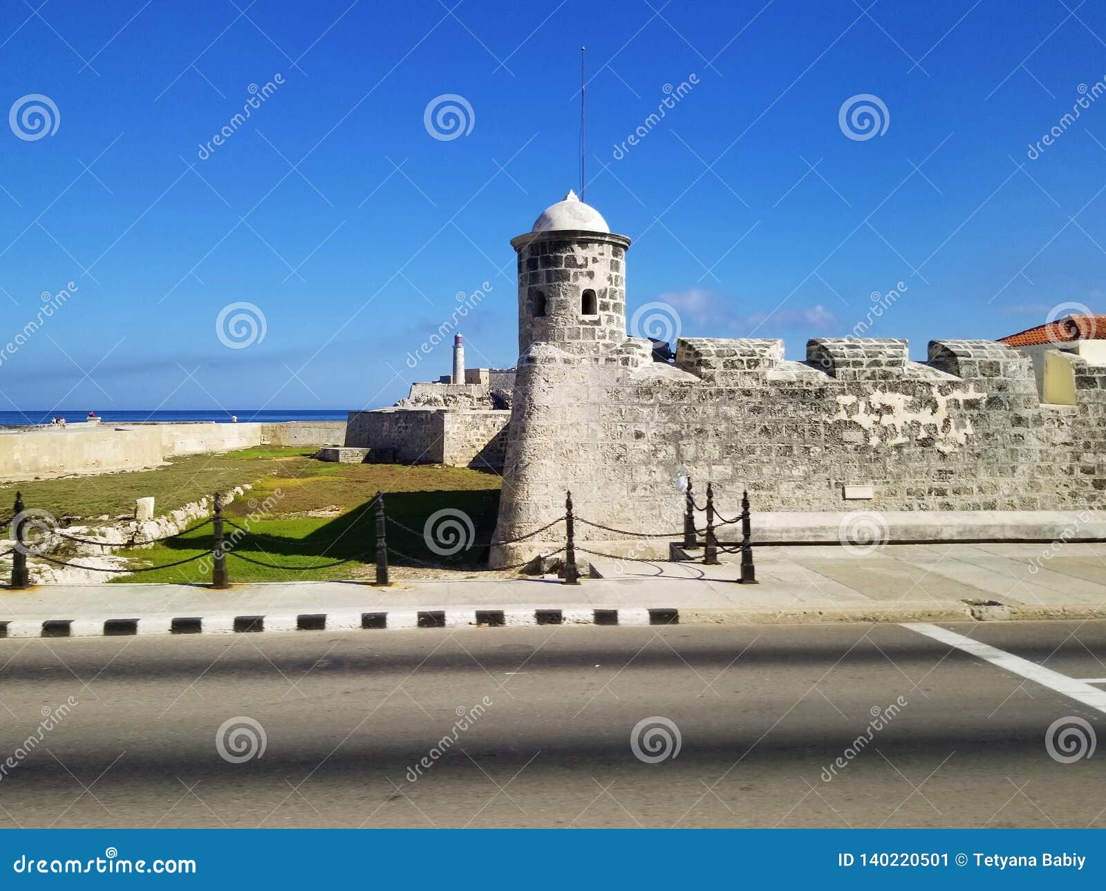 wondering on the streets of havana - castello