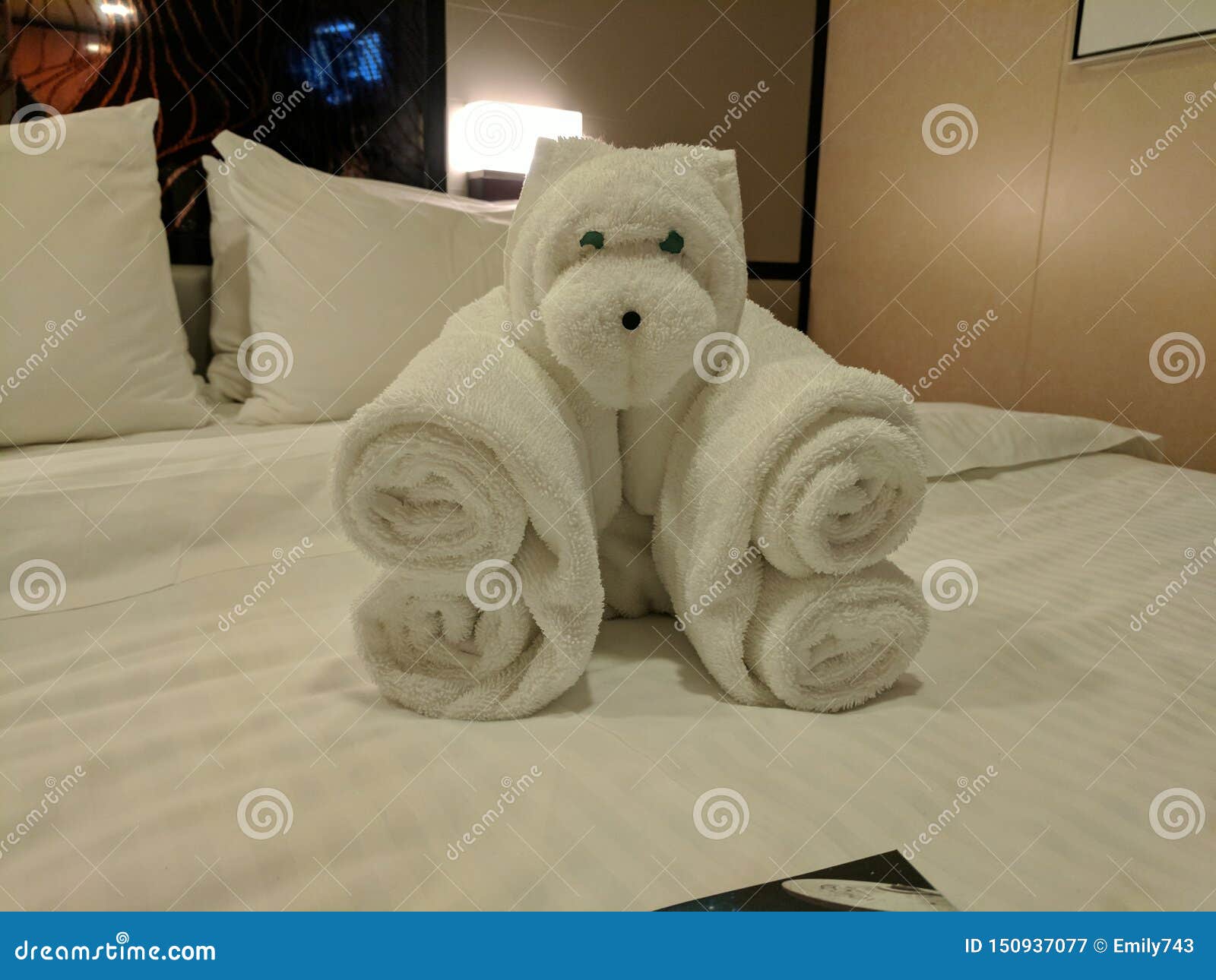 Towel Bear Origami on Cruise Ship Bed Stock Image - Image of room, teddy:  150937077