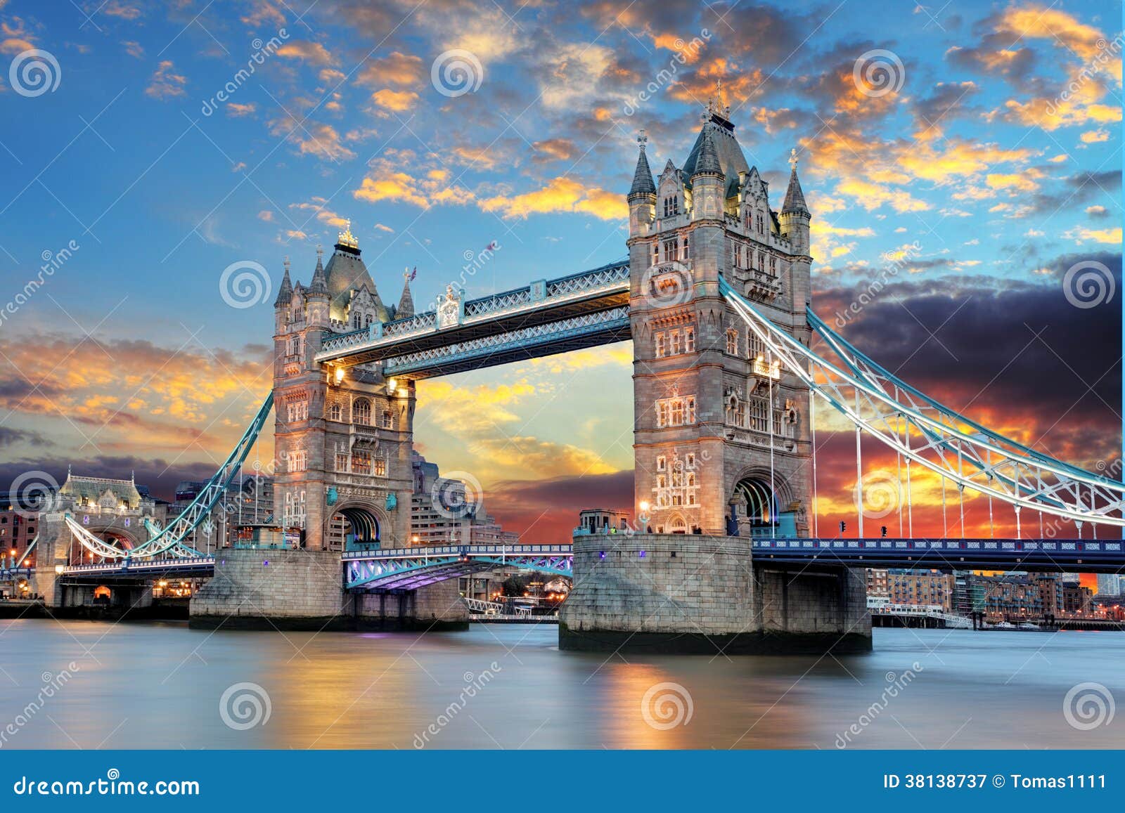 tower bridge in london, uk