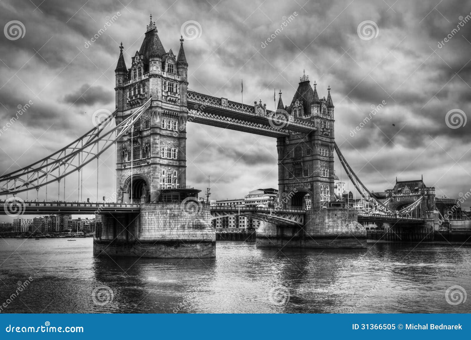 tower bridge in london, the uk. black and white