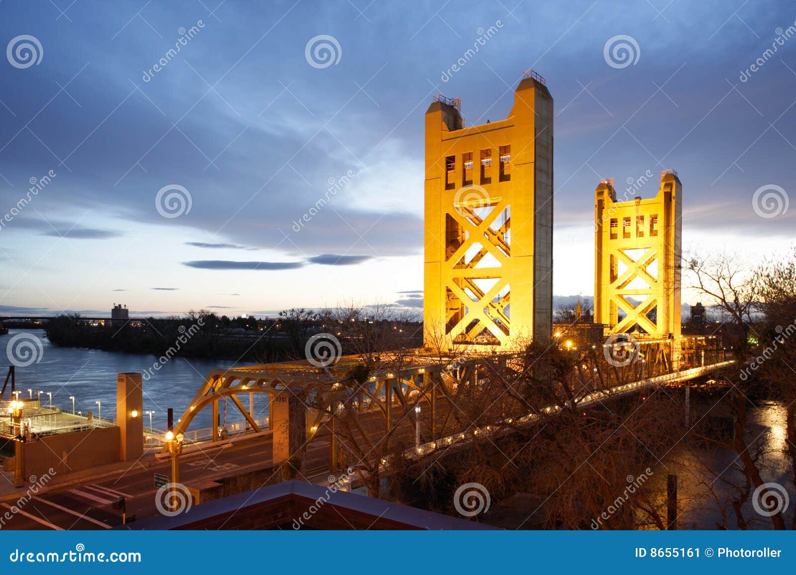 tower bridge in old sacramento