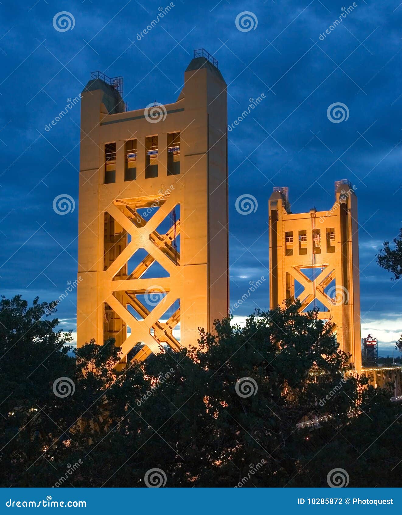 Tower Bridge in Sacramento stock photo. Image of california - 10285872