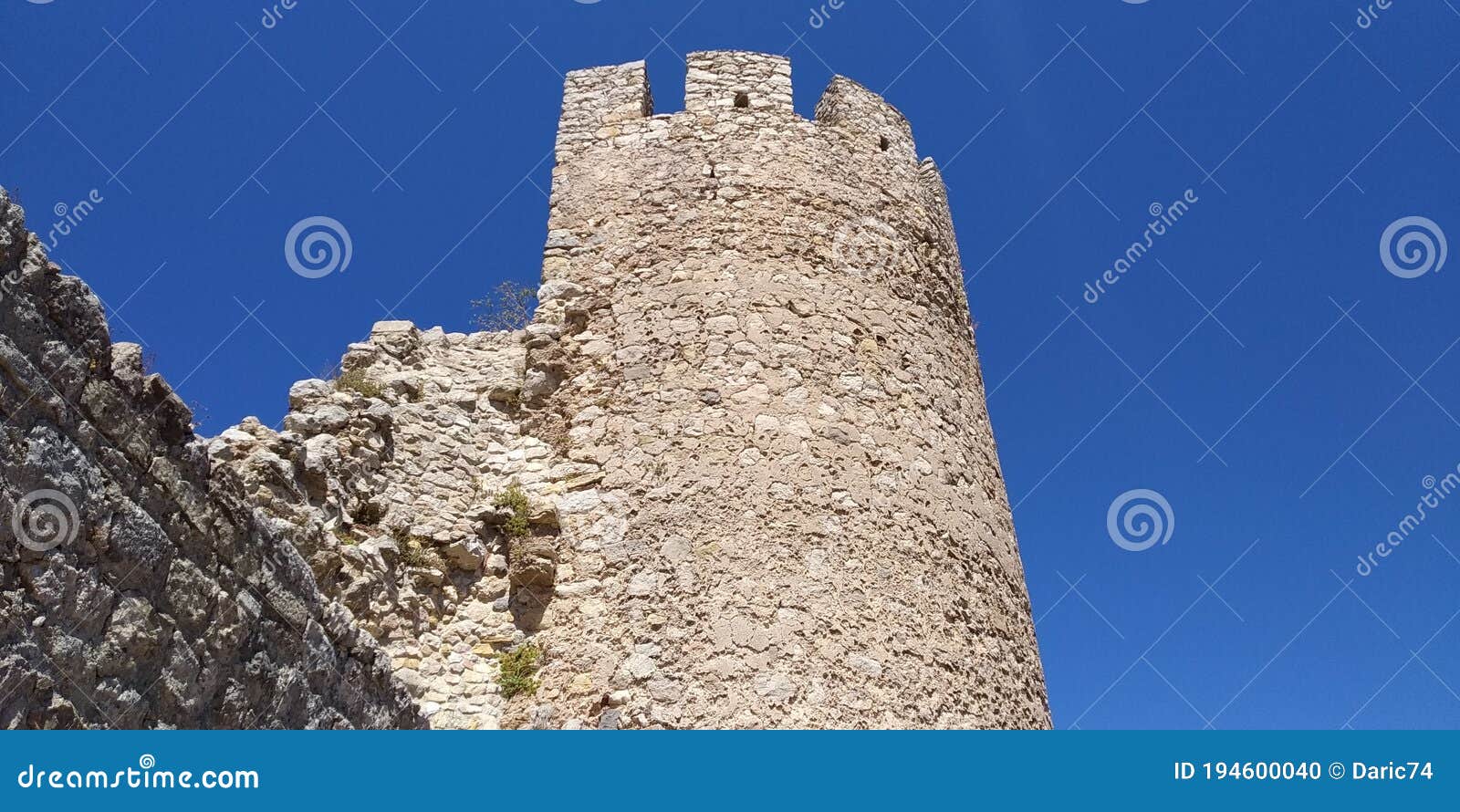 tower castel castelo santiago do cacÃÂ©m portugal