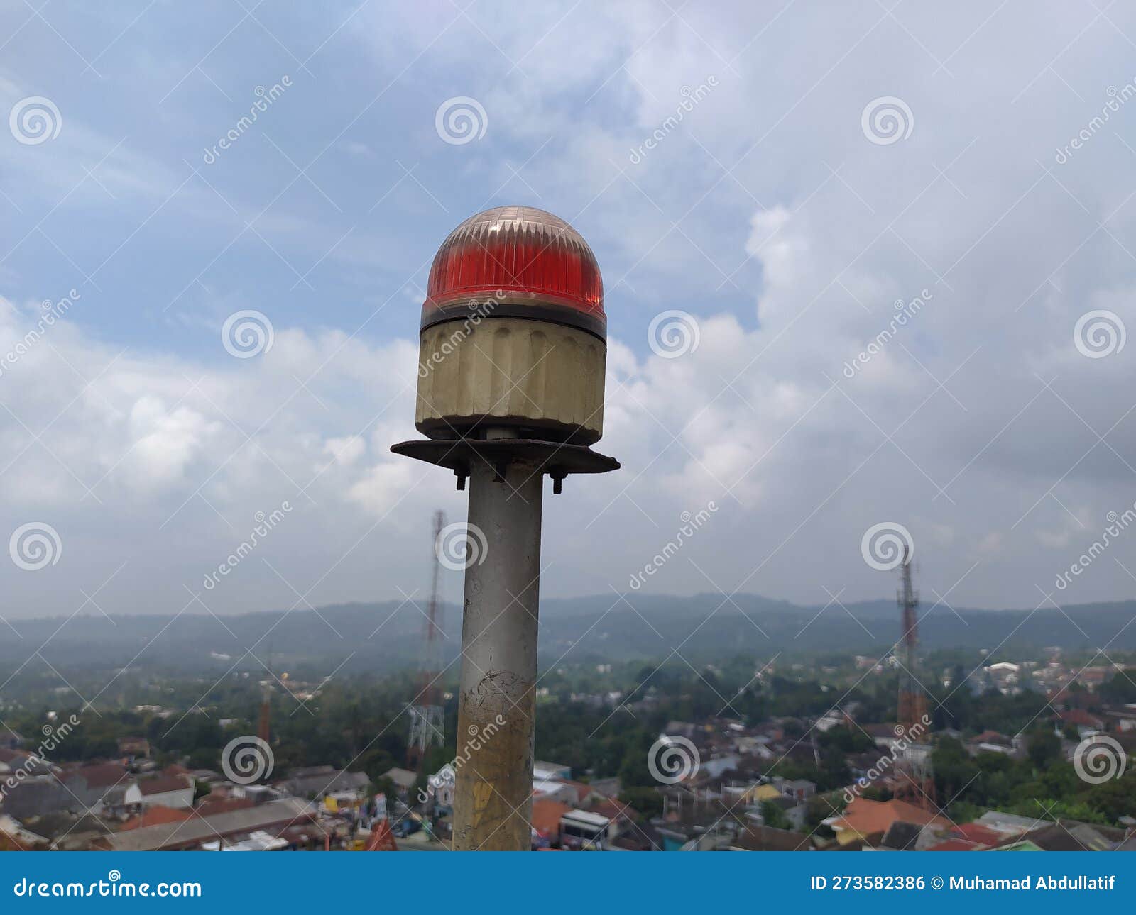 tower lights to detect the whereabouts of the tower remotely by airplane or helicopter pilots