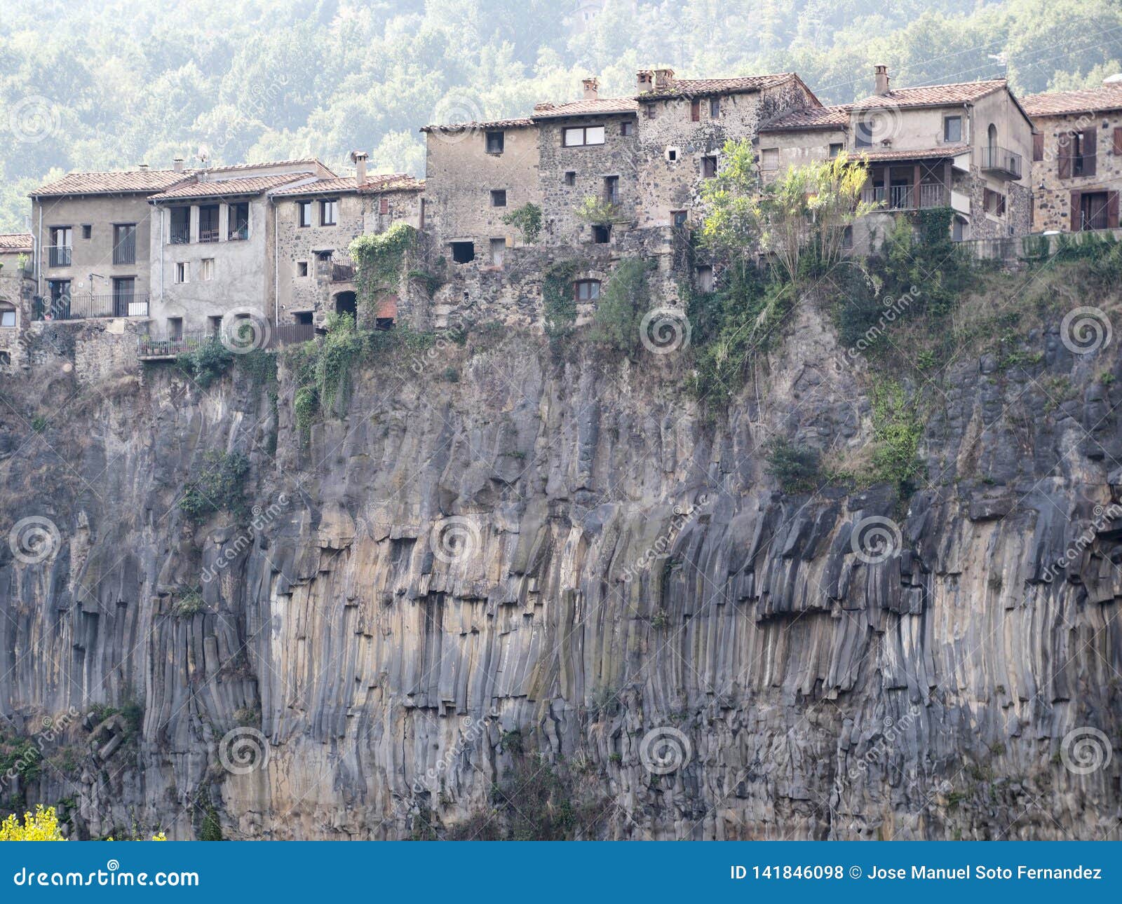 Castellfollit de la Roca: Spain's Medieval Basalt Cliff Town