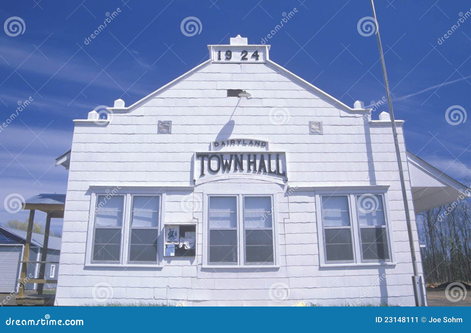 Town Hall Building editorial photo. Image of states, white 23148111