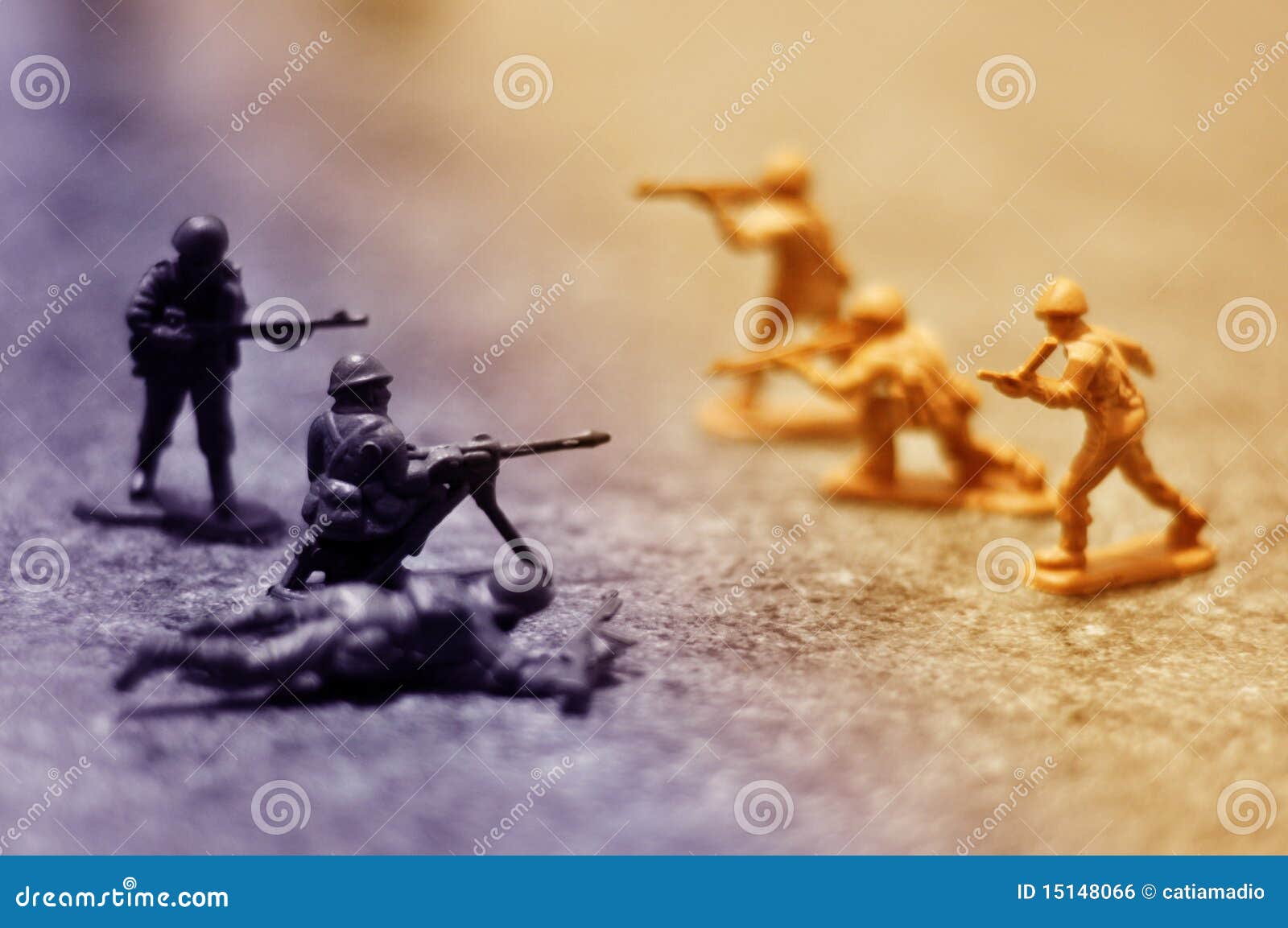 army men fighting