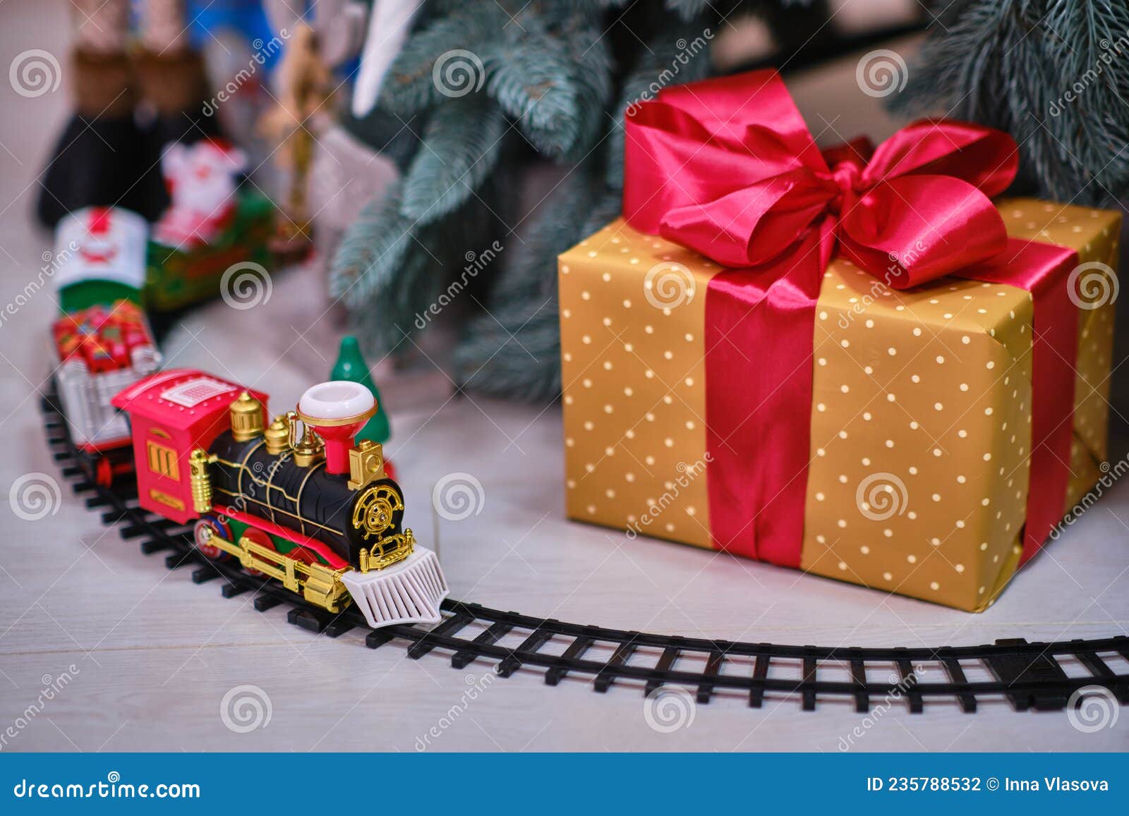Blue Mini Locomotive Embellishments for Festival Present Christmas Decoration Kid Gift Toys Christmas Wooden Train Set Xmas Table Top Ornament