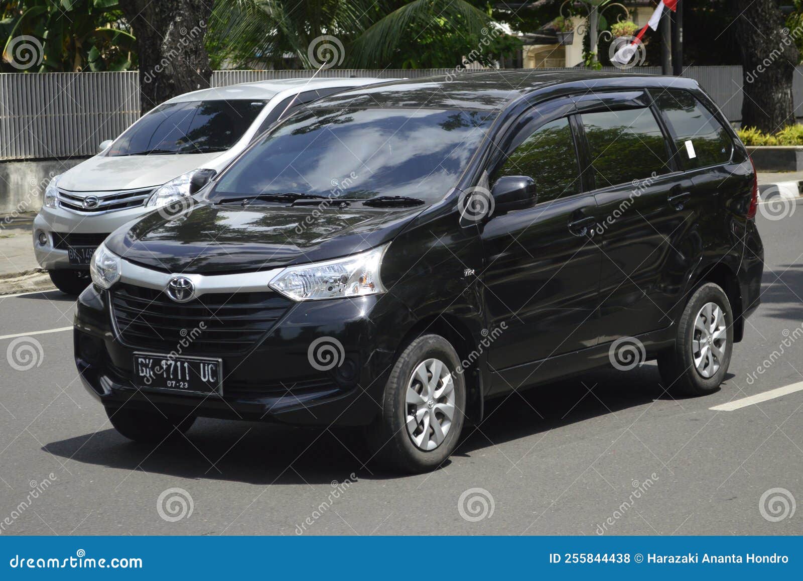 Toyota Avanza 2017 Tipe E: Kendaraan Andalan Keluarga dengan Nilai Jual Tinggi