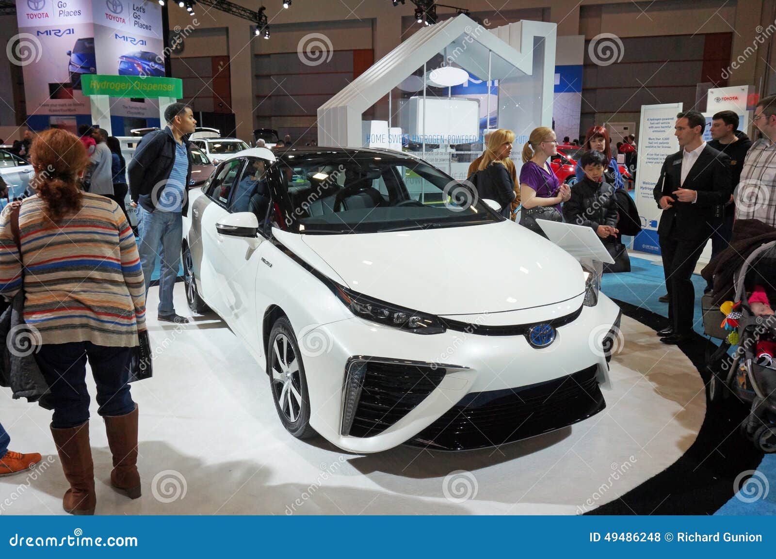Toyota 2015 Mirai Fuel Cell Car Photo stock éditorial Image du