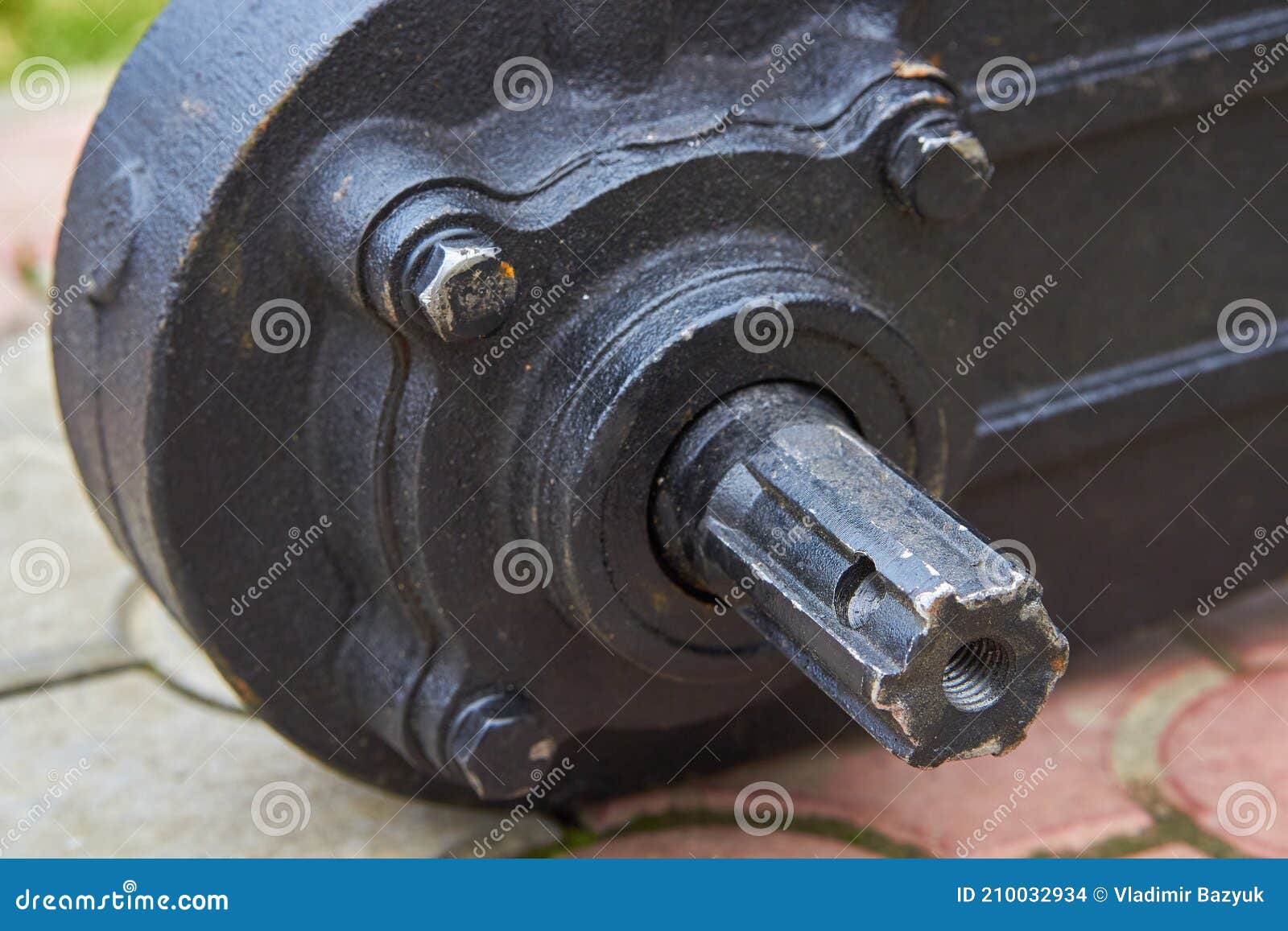 Tractor Reducer Shaft Close Up,close Up of Shaft with Reducer Close Up