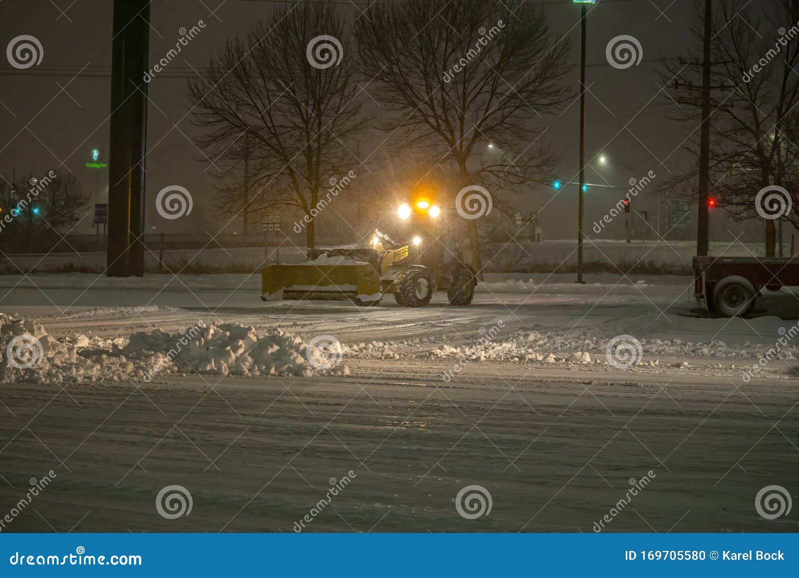 Manitowoc, WI USA January 18 2020 : Night Snow Removal From The Parking ...