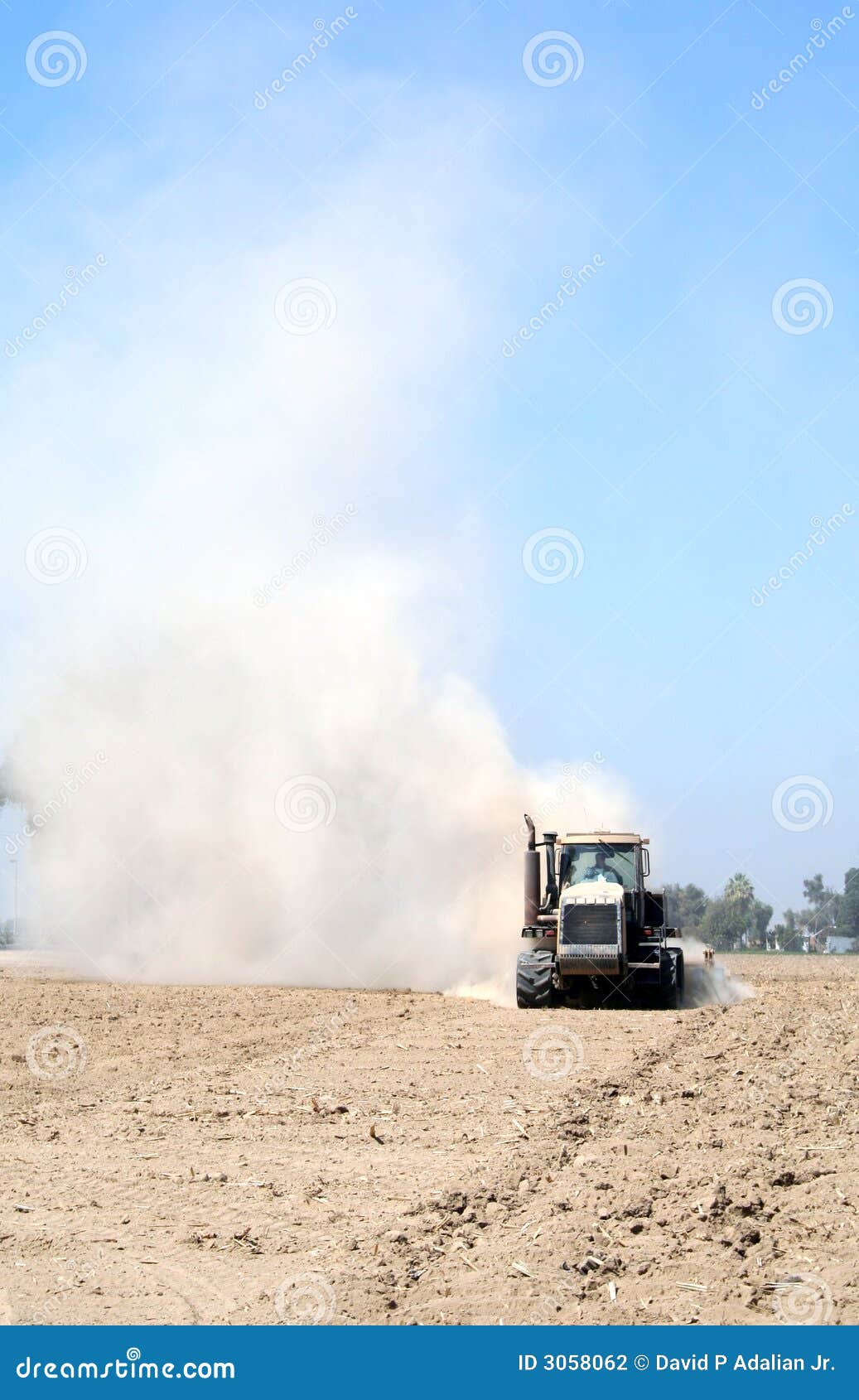 Tractor Tilling stock photo. Image of industry, dust, joaquin 3058062